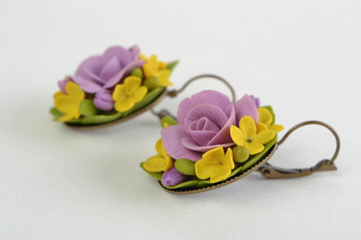 Boucles d'oreilles en porcelaine froide fleurs faites main originales design photo 1