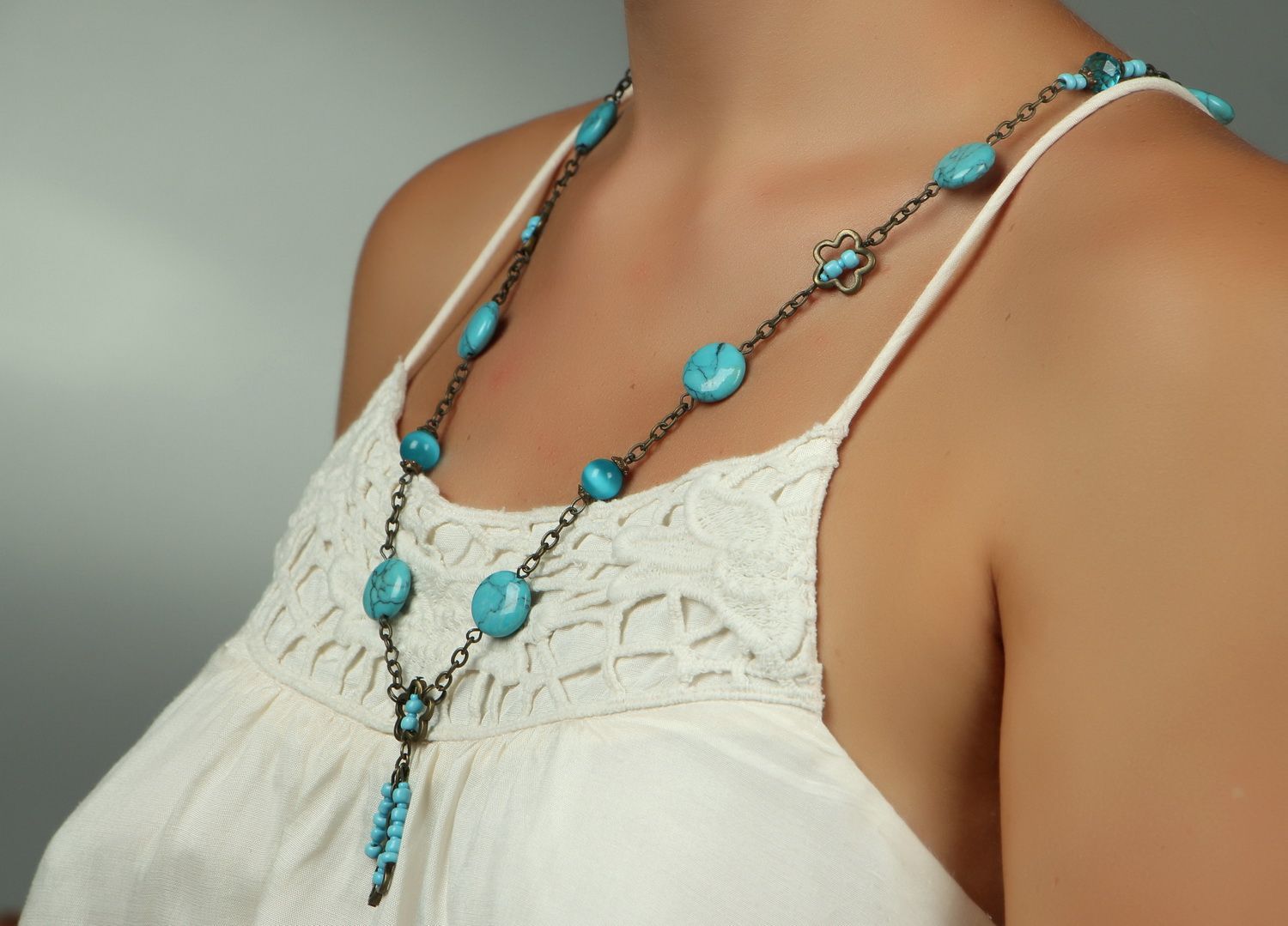 Beaded necklace made of bronze and turquoise photo 5