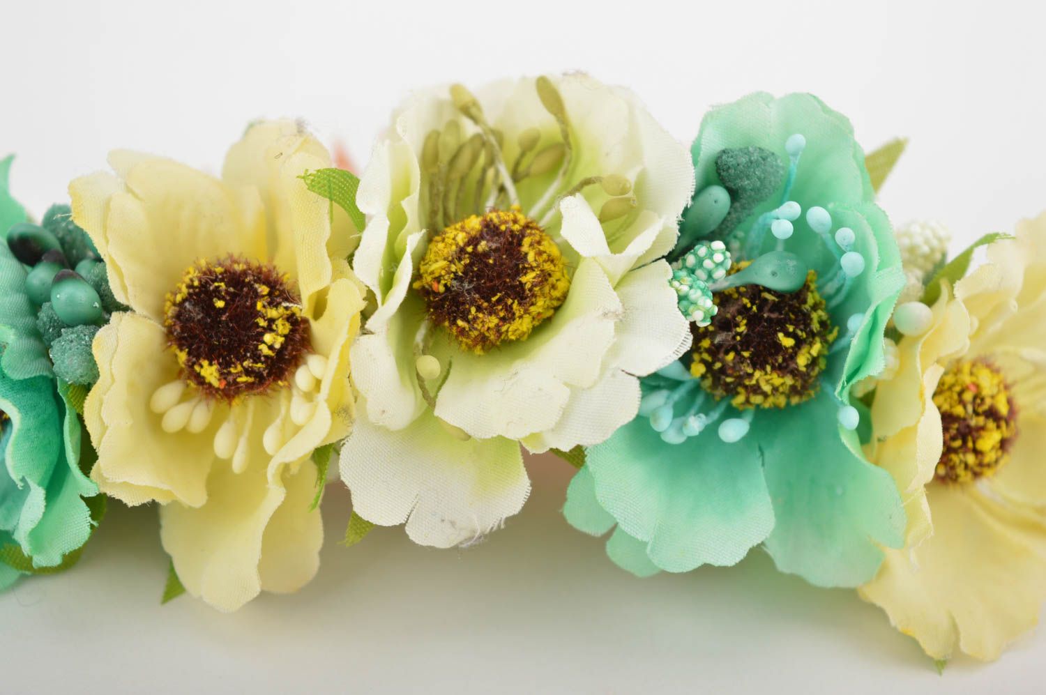 Handmade Designer Schmuck Haar Accessoire Blumen Haarkamm türkis weiß zärtlich foto 4