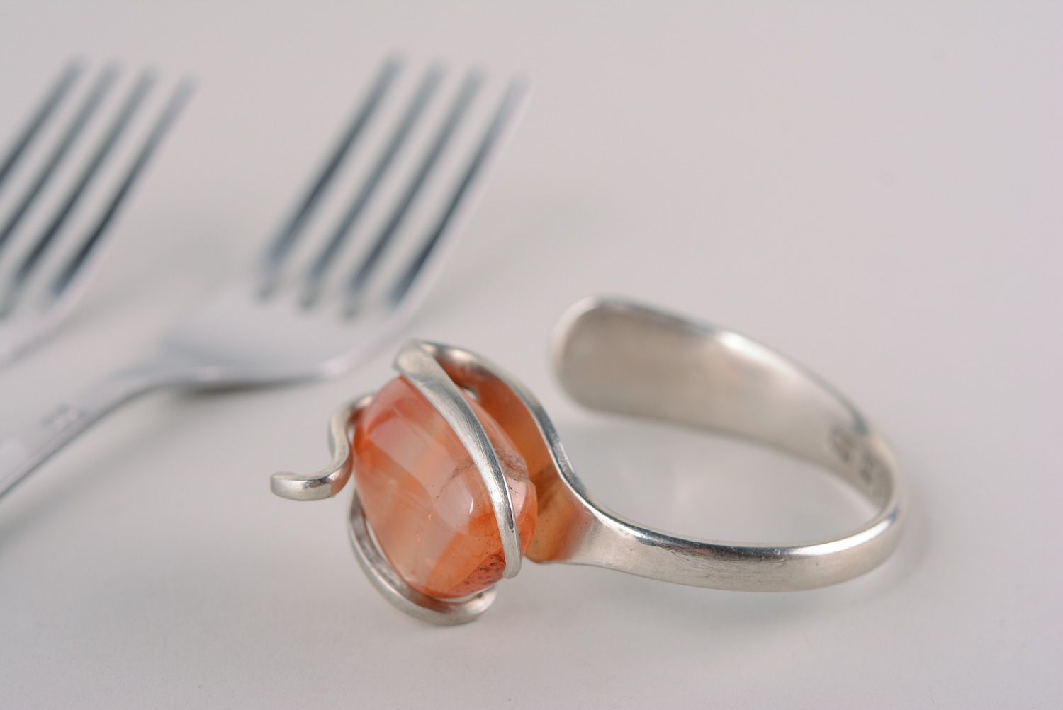 Bracelet en cupronickel avec pierre naturelle de fourchette fait main femme photo 1