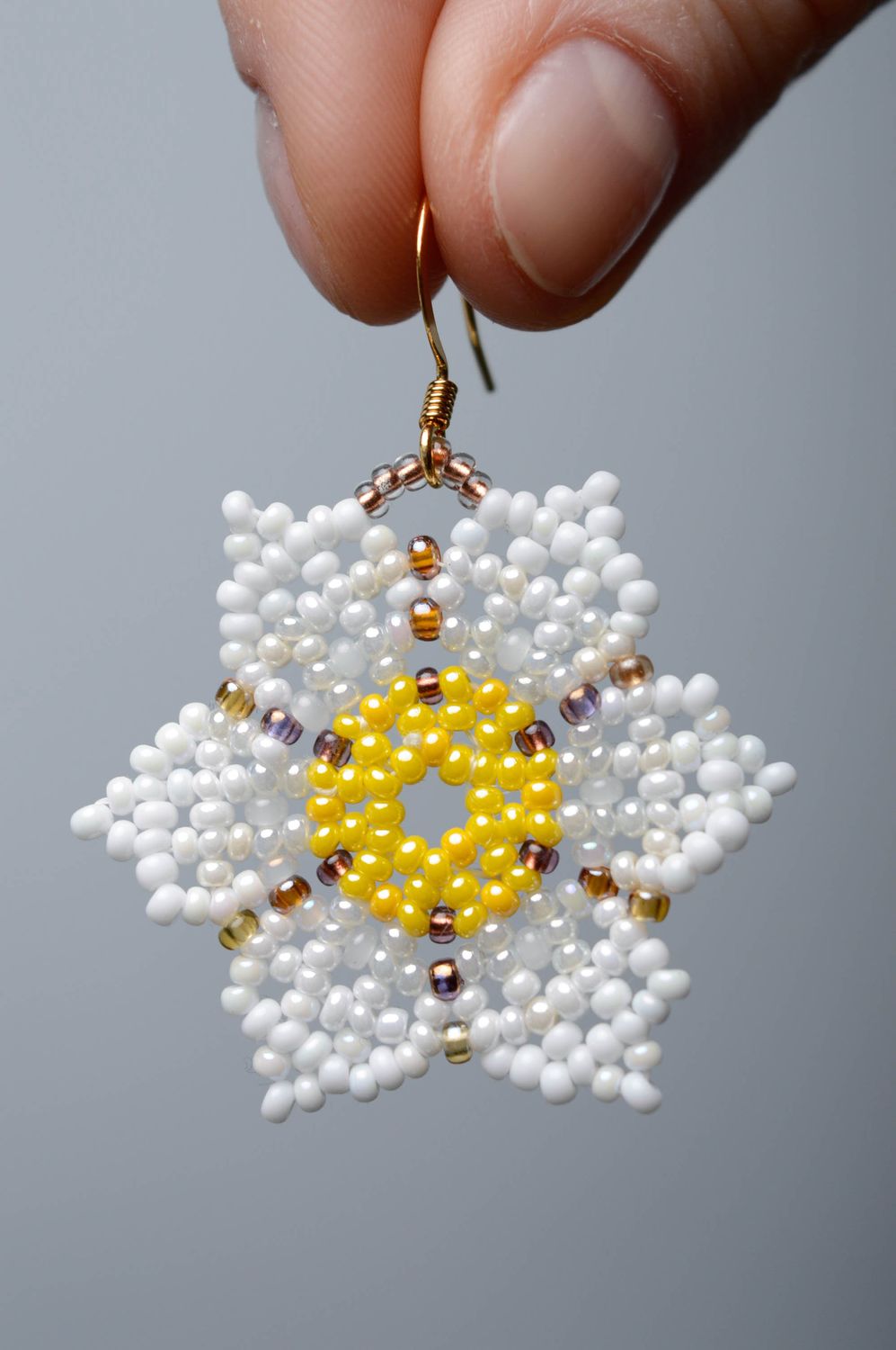 Beaded earrings in the shape of narcissus flower photo 4