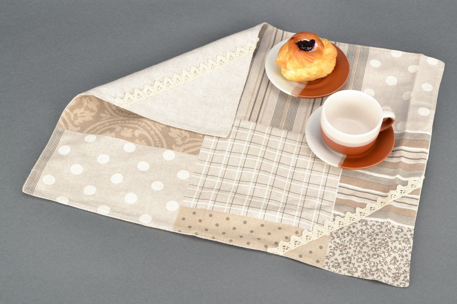 Double-sided decorative table napkin with print and lace photo 1