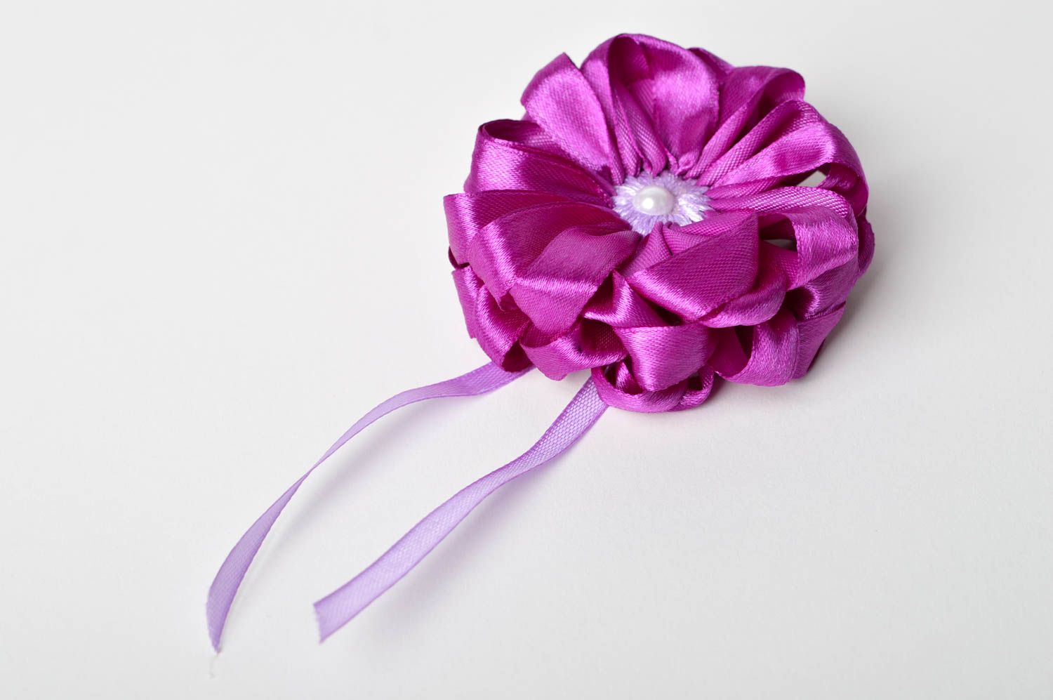 Broche fleur violette Bijou fait main en rubans de satin Cadeau fille original photo 4
