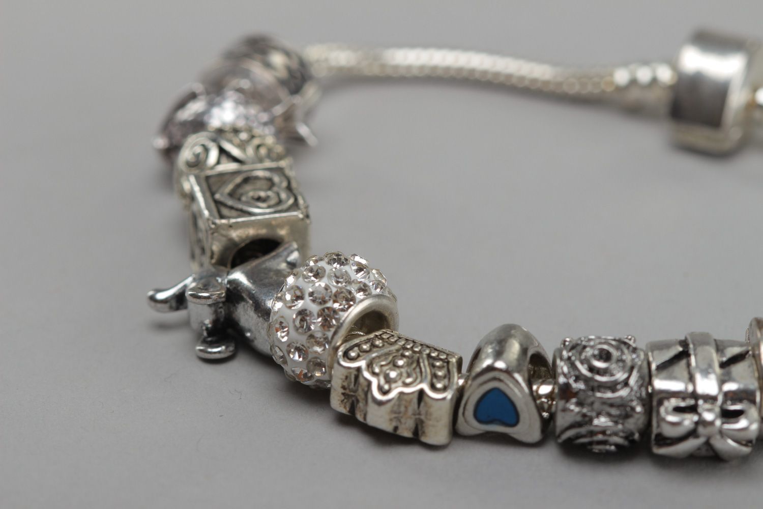 Bracelet fait main métallique avec perles fantaisie accessoire original photo 4
