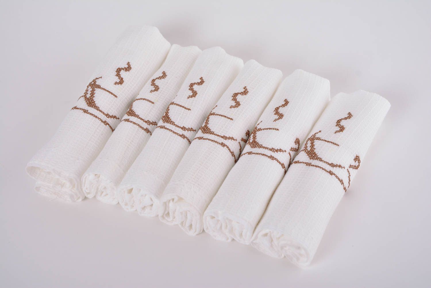 Set of 6 handmade white cotton napkins with embroidered coffee cup for table photo 1