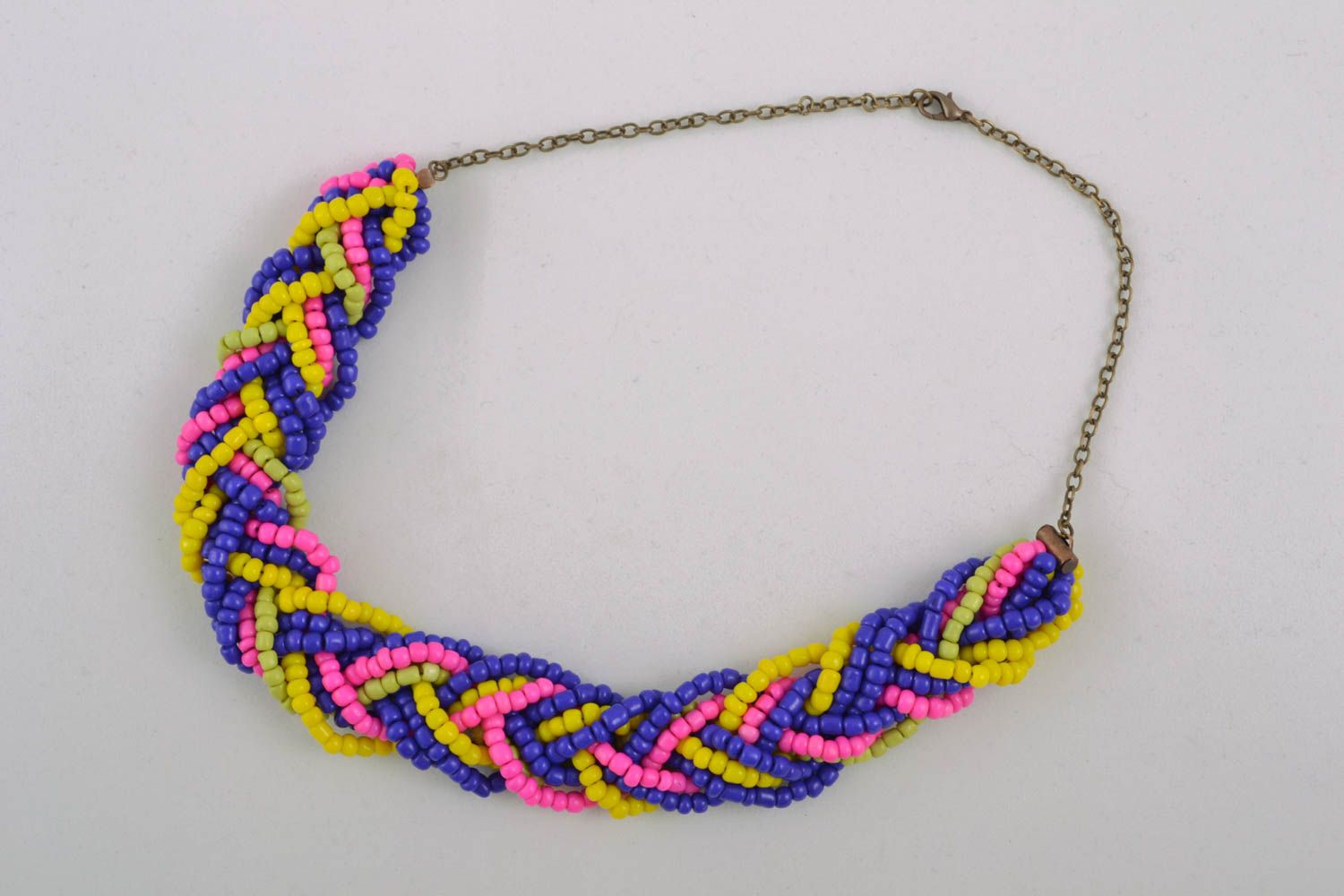 Ожерелье из бисера разноцветное фото 1