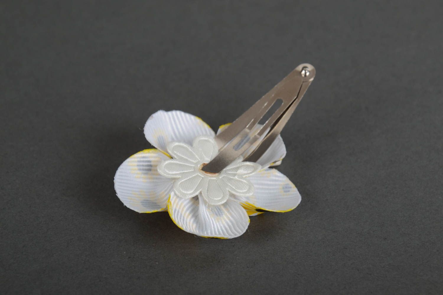 Decorative metal hair clip with small white and yellow ribbon flower with bead  photo 3