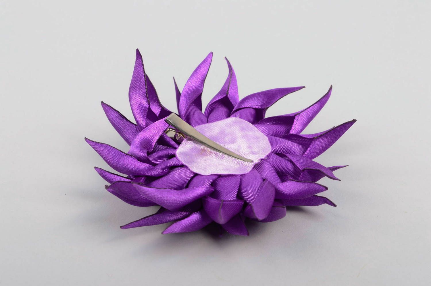 Фиолетовое украшение ручной работы заколка с цветком аксессуар для волос фото 4