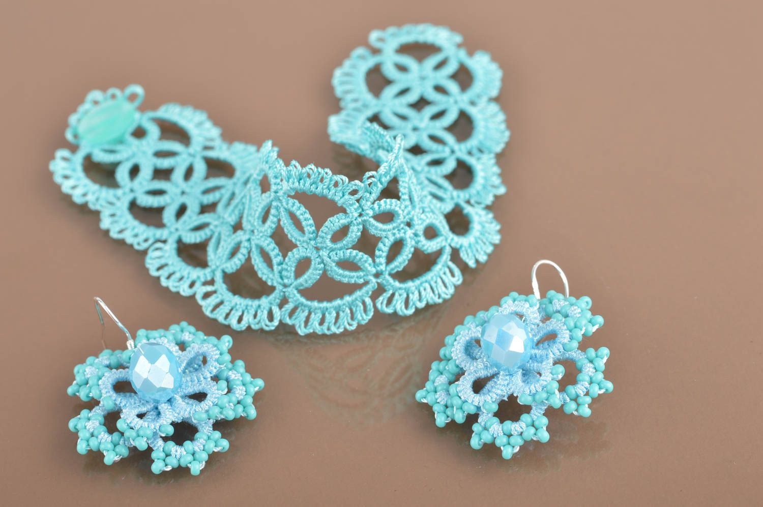 Handmade blue lace tatted jewelry set 2 items wrist bracelet and dangle earrings photo 2