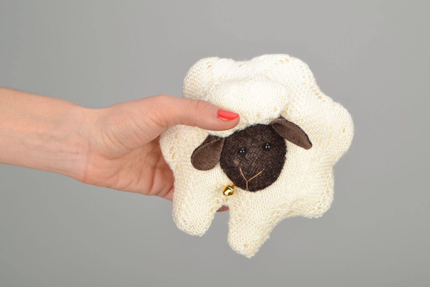 Мягкая игрушка-подушка Маленькая овечка фото 2