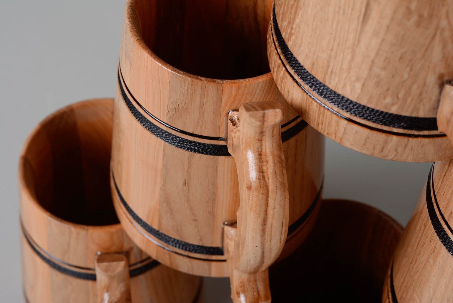 Set de 6 jarras de madera artesanales para decorar casa foto 3