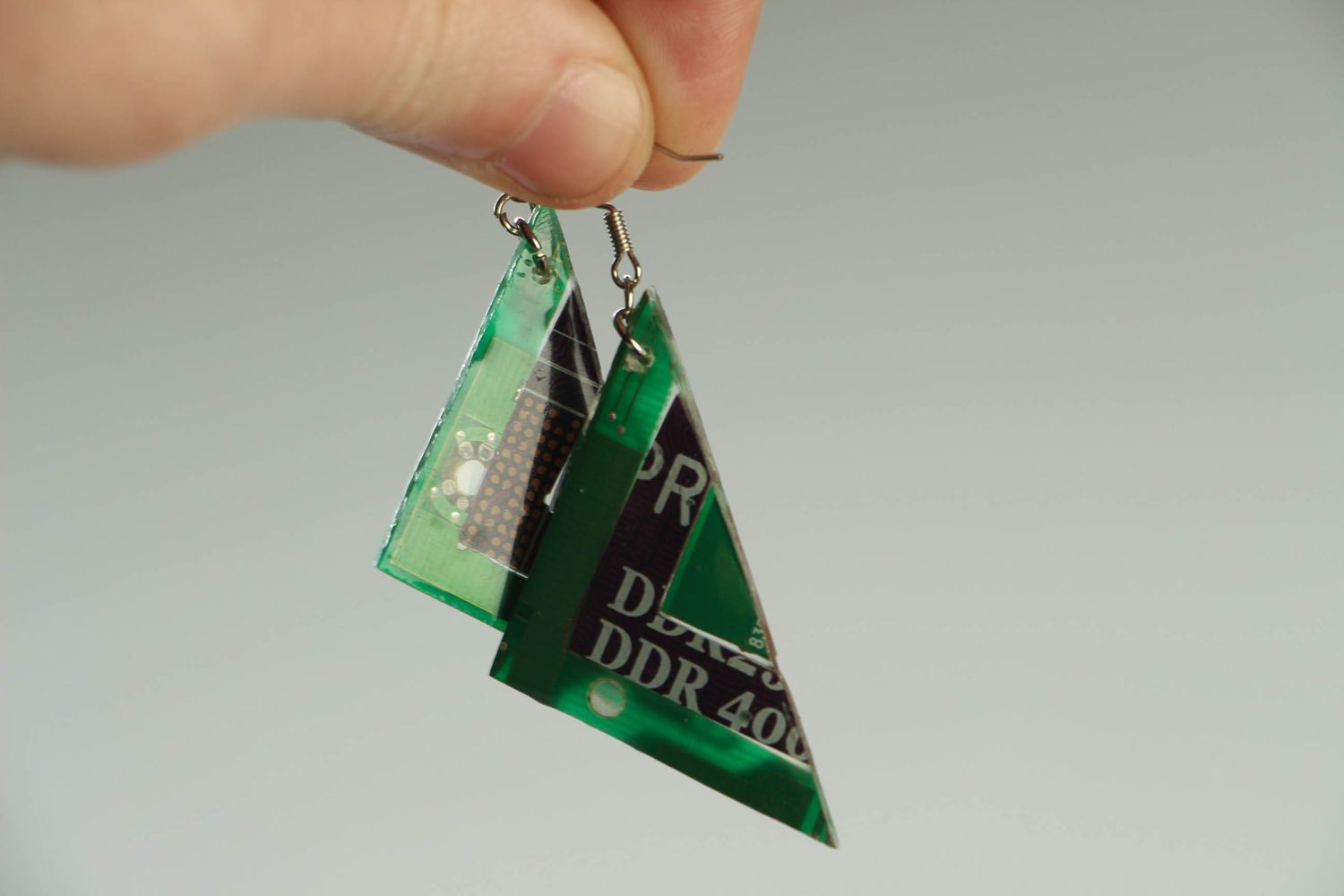 Green triangular metal earrings with mechanism photo 4