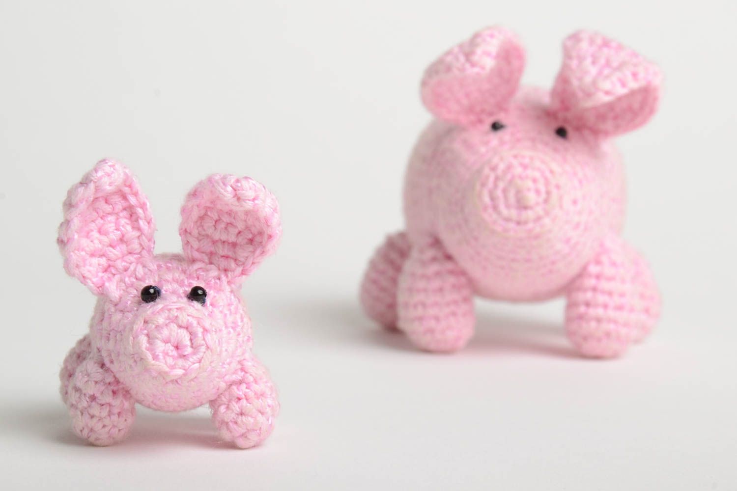 Peluches cochons faites main Jouets tricotés au crochet 2 pièces Cadeau enfant photo 2