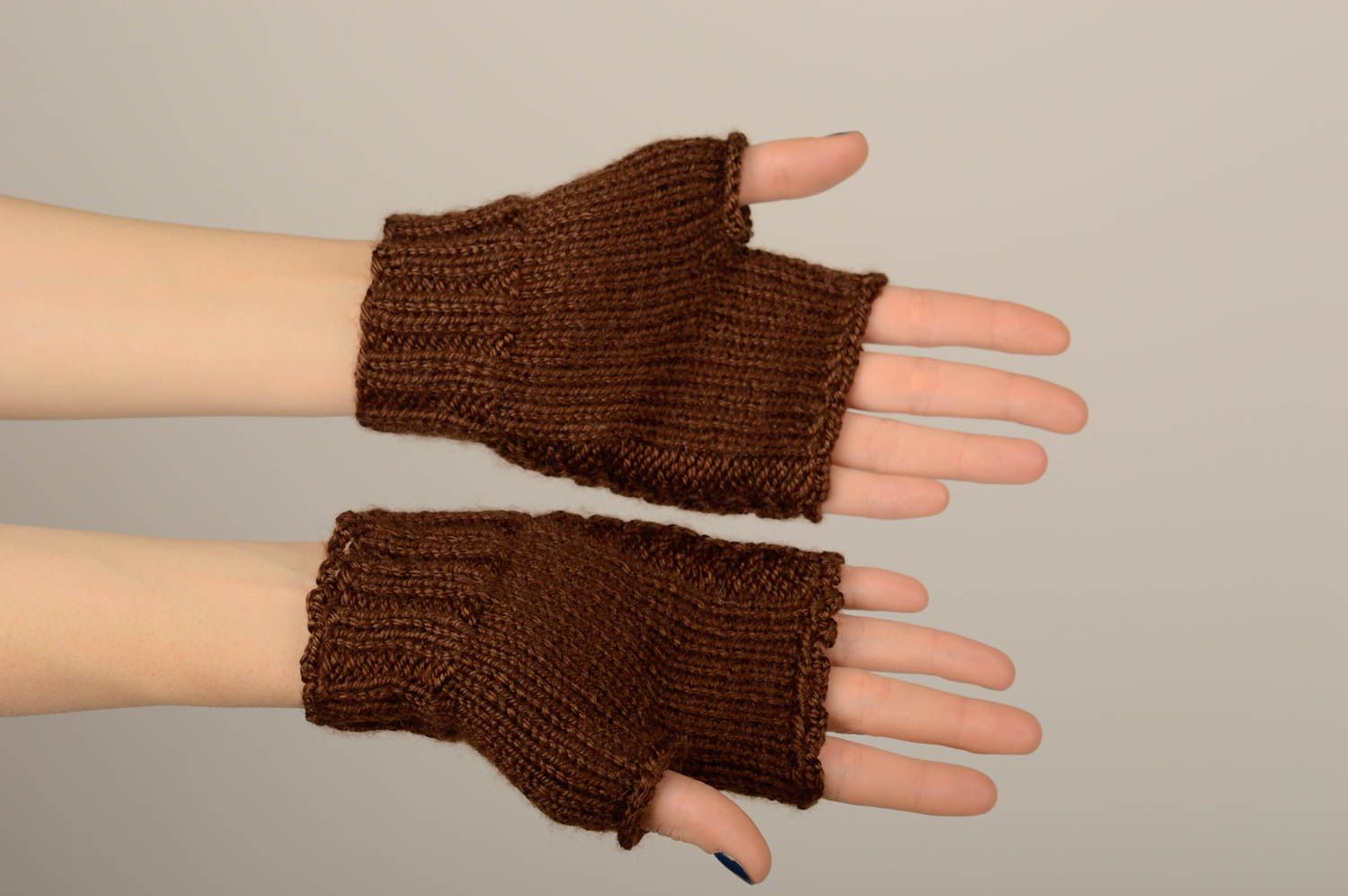 Mitones a ganchillo guantes sin dedos artesanales marrones accesorios de mujer foto 5