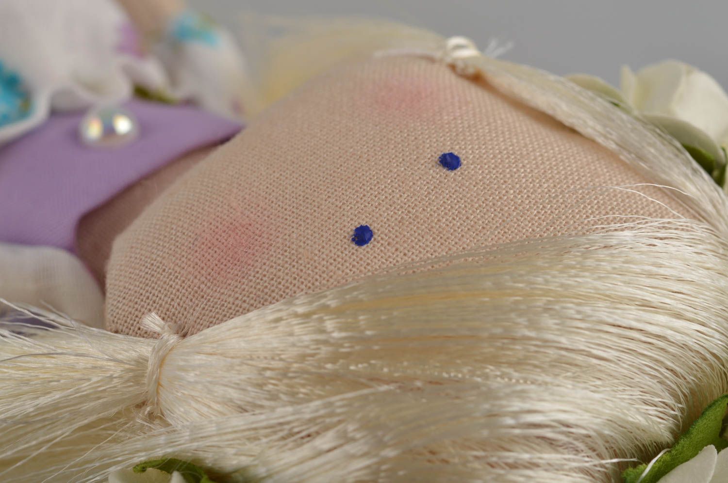 Muñeca de peluche hecha a mano decoración de hogar textil regalo original foto 4