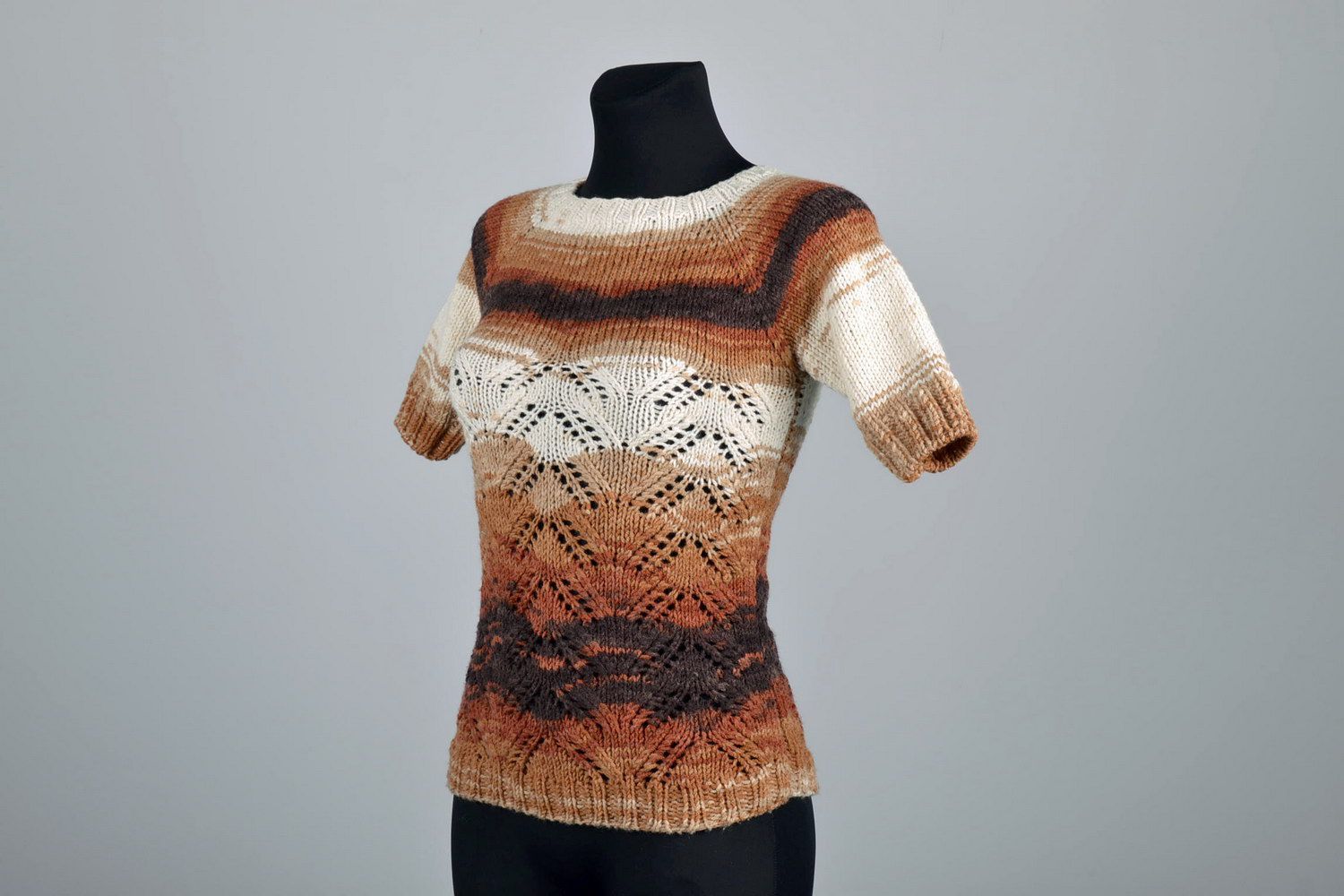 Легкий вязаный свитер с укороченным рукавом  фото 4
