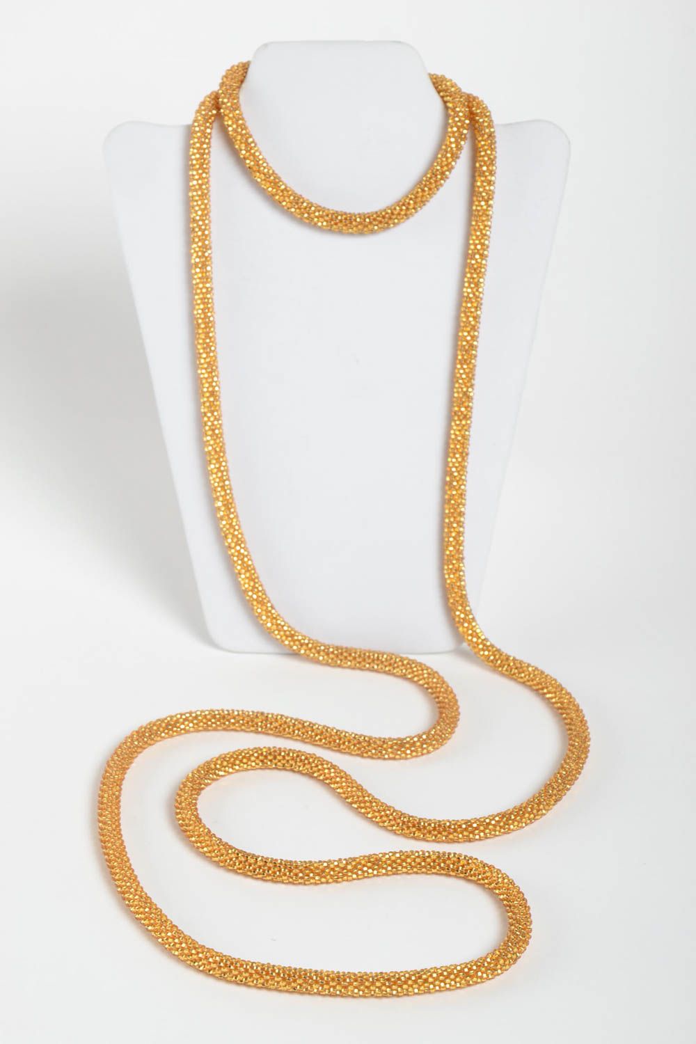 Ожерелье из бисера длинное золотистое красивое необычное ручной работы фото 3