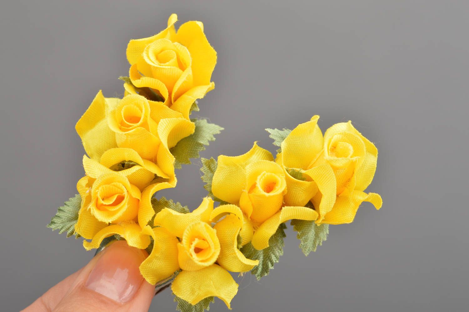 Originelles schönes gelbes handmade Haarklammer Set 2 Stück aus Kunstblumen foto 3