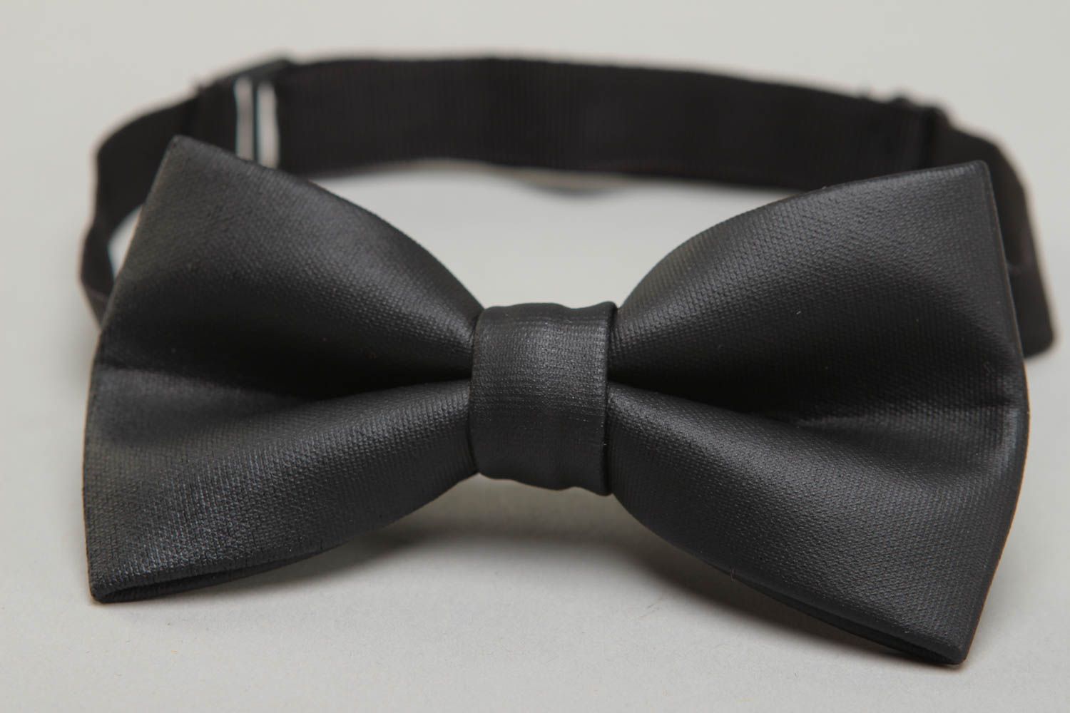 Black satin bow tie photo 2