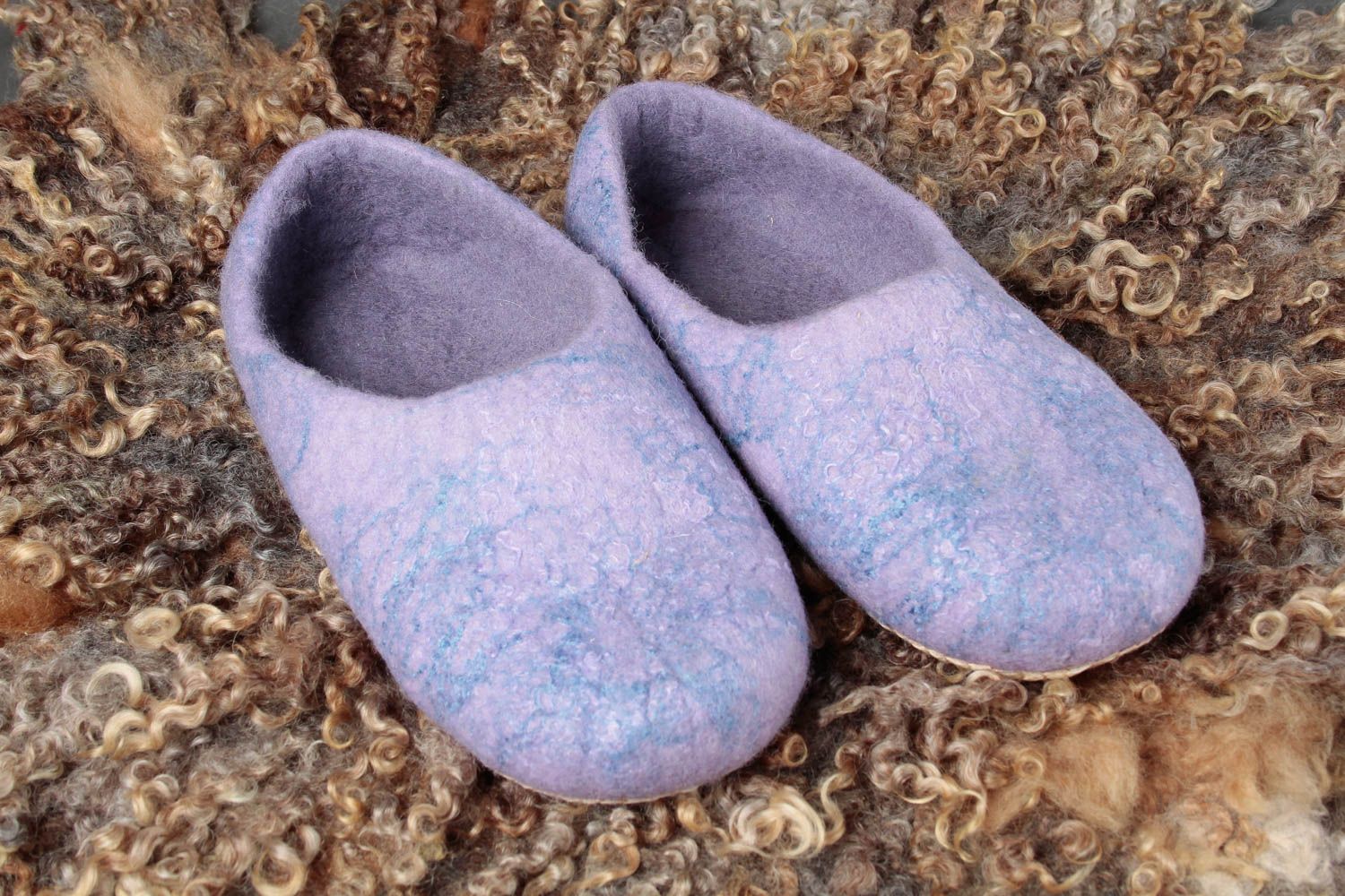 Handmade felted lilac slippers home woolen slippers warm stylish present  photo 1