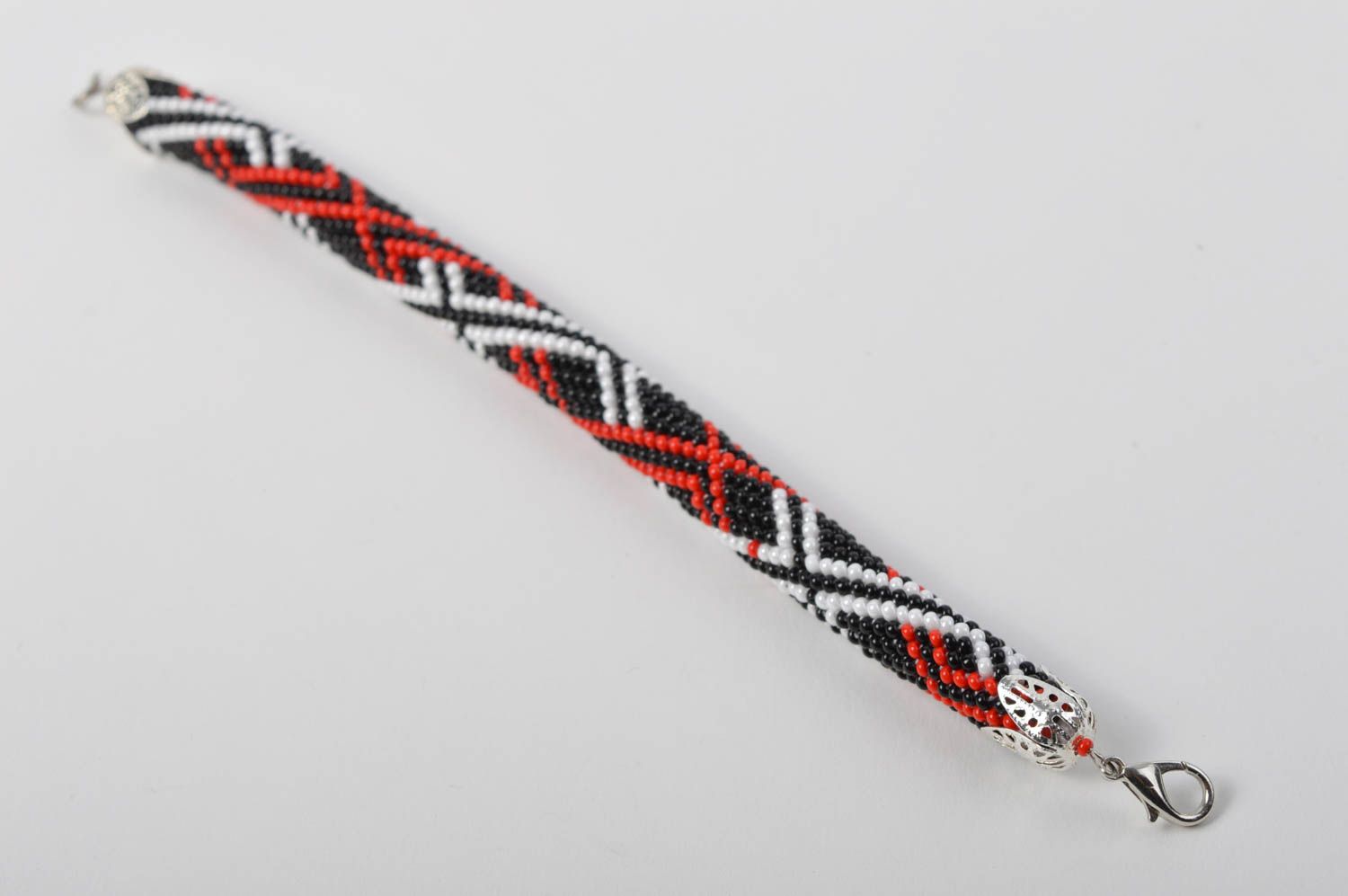 Bracelet spirale Bijou fait main noir blanc rouge Accessoire femme ethnique photo 3