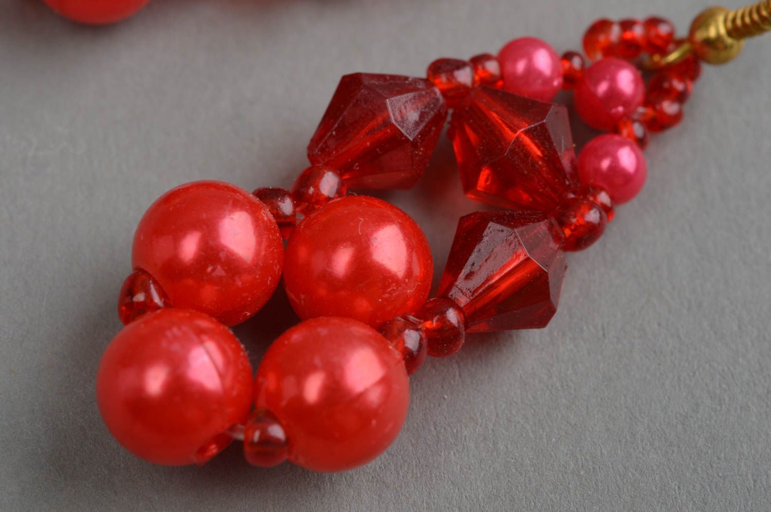 Boucles d'oreilles en perles fantaisie faites main rouges bijou original photo 5