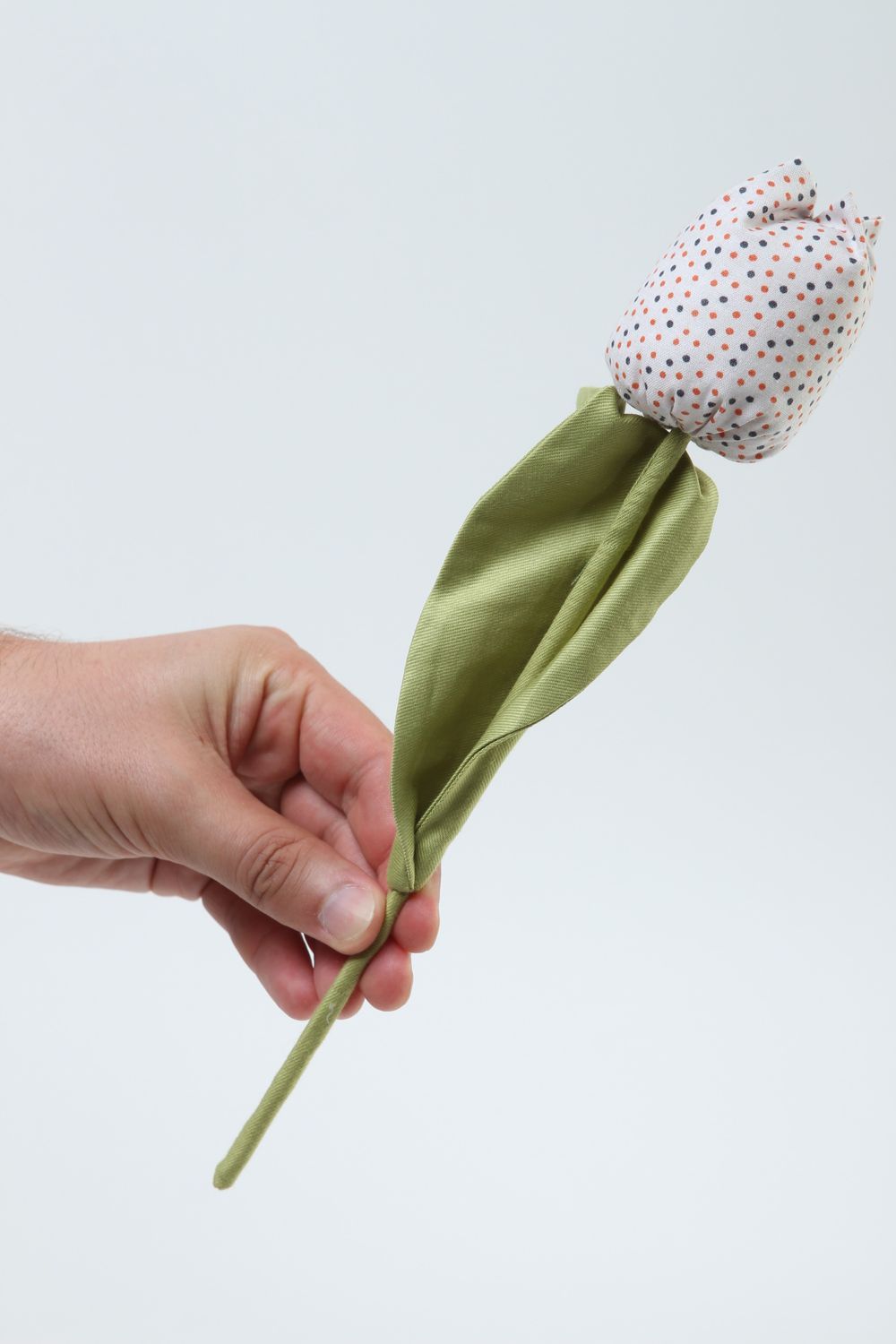 Flor de tela blanca hecha a mano tulipán artificial elemento decorativo foto 6