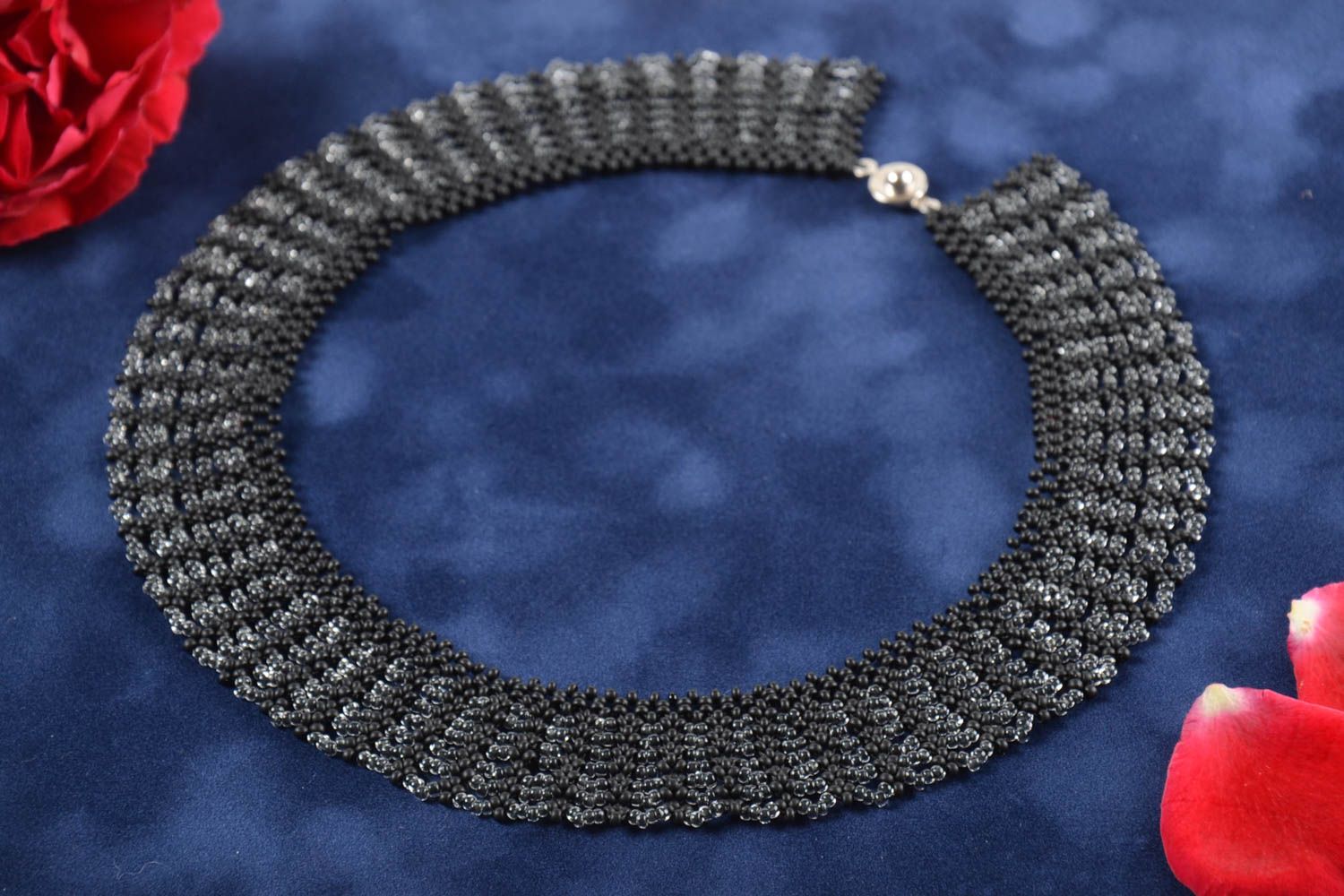 Collier fantaisie Bijoux fait main en perles de rocaille large gris Cadeau femme photo 1