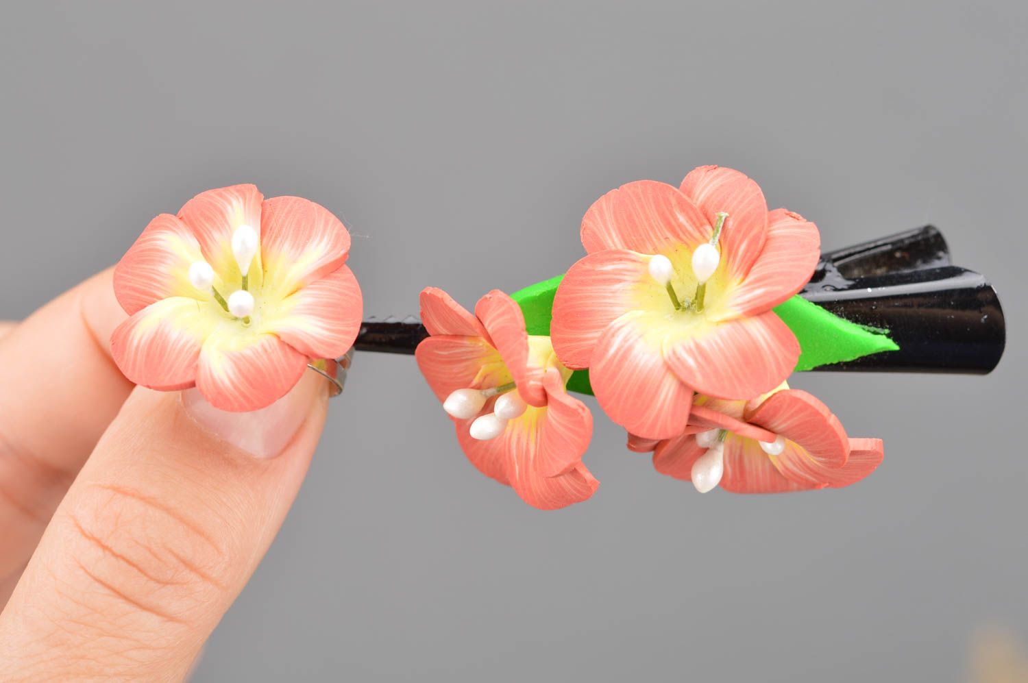 Designer Schmuckset aus Polymer Ton 2 Stück Blumen Haarspange und Ring handmade foto 4