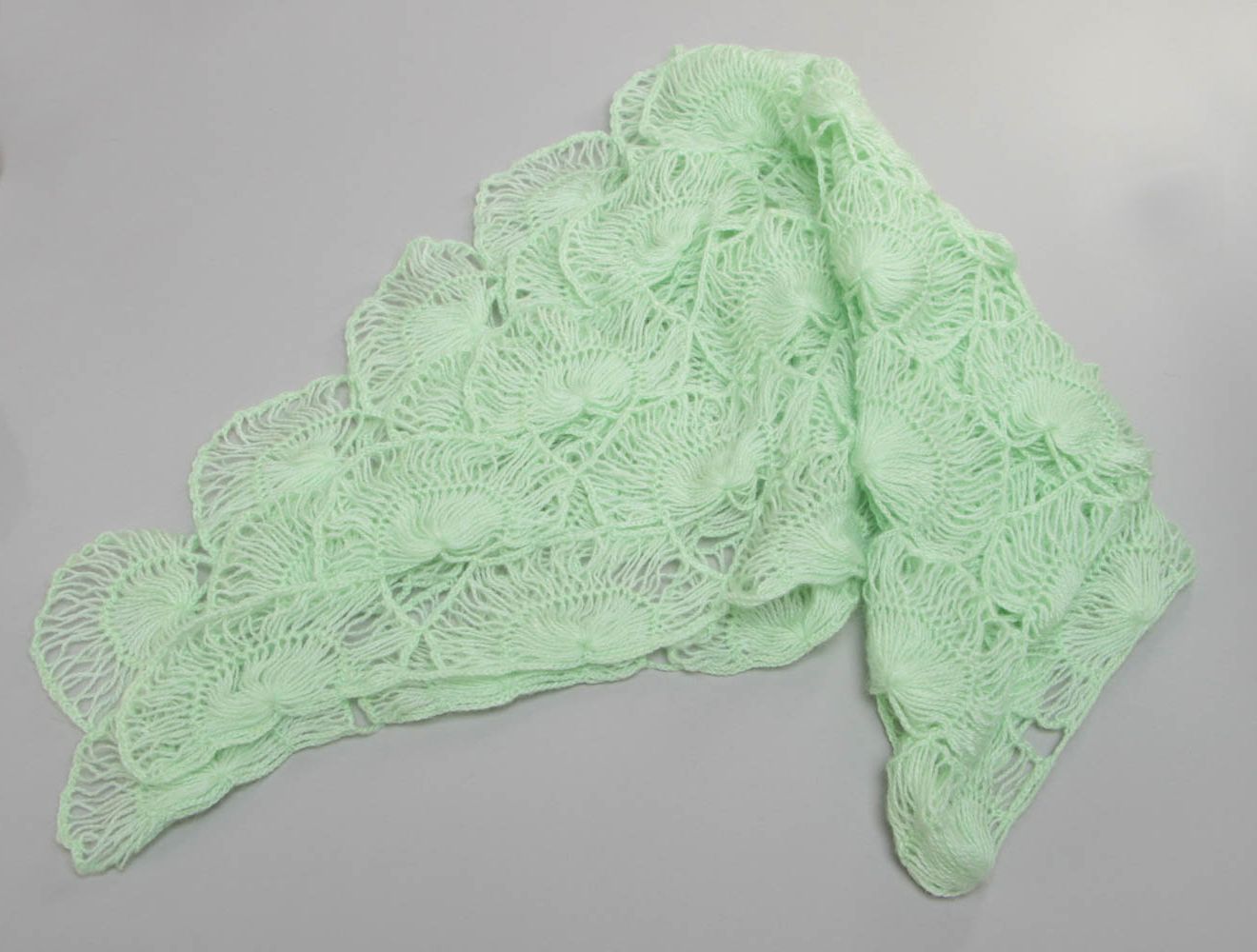 Durchbrochener grüner langer handgemachter Schal für Frauen stilvoll foto 2