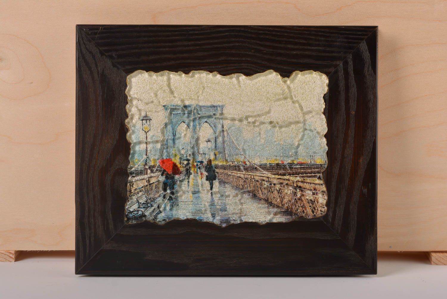 Панно на стену подарок ручной работы красивая картина из стекла и дерева Мост фото 1