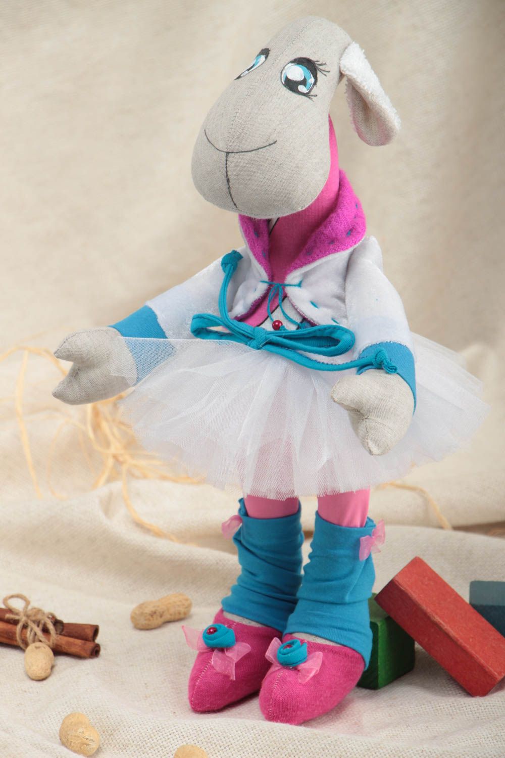 Stoff handmade Kuscheltier Schaf aus Leinen weich schön in Grau für Kleinkinder und Haus Interieur foto 1