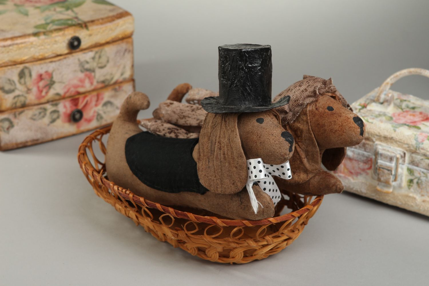 Handmade Kuscheltiere Dackel im Korb Stoff Spielzeuge Geschenke für Kinder  foto 1