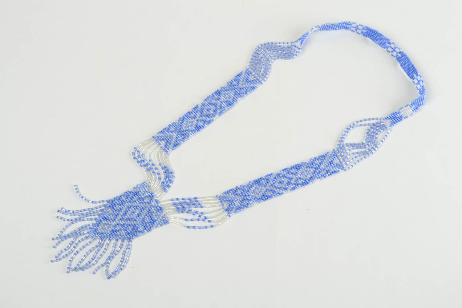 Колье из бисера ручной работы украшение на шею авторское украшение голубое фото 2