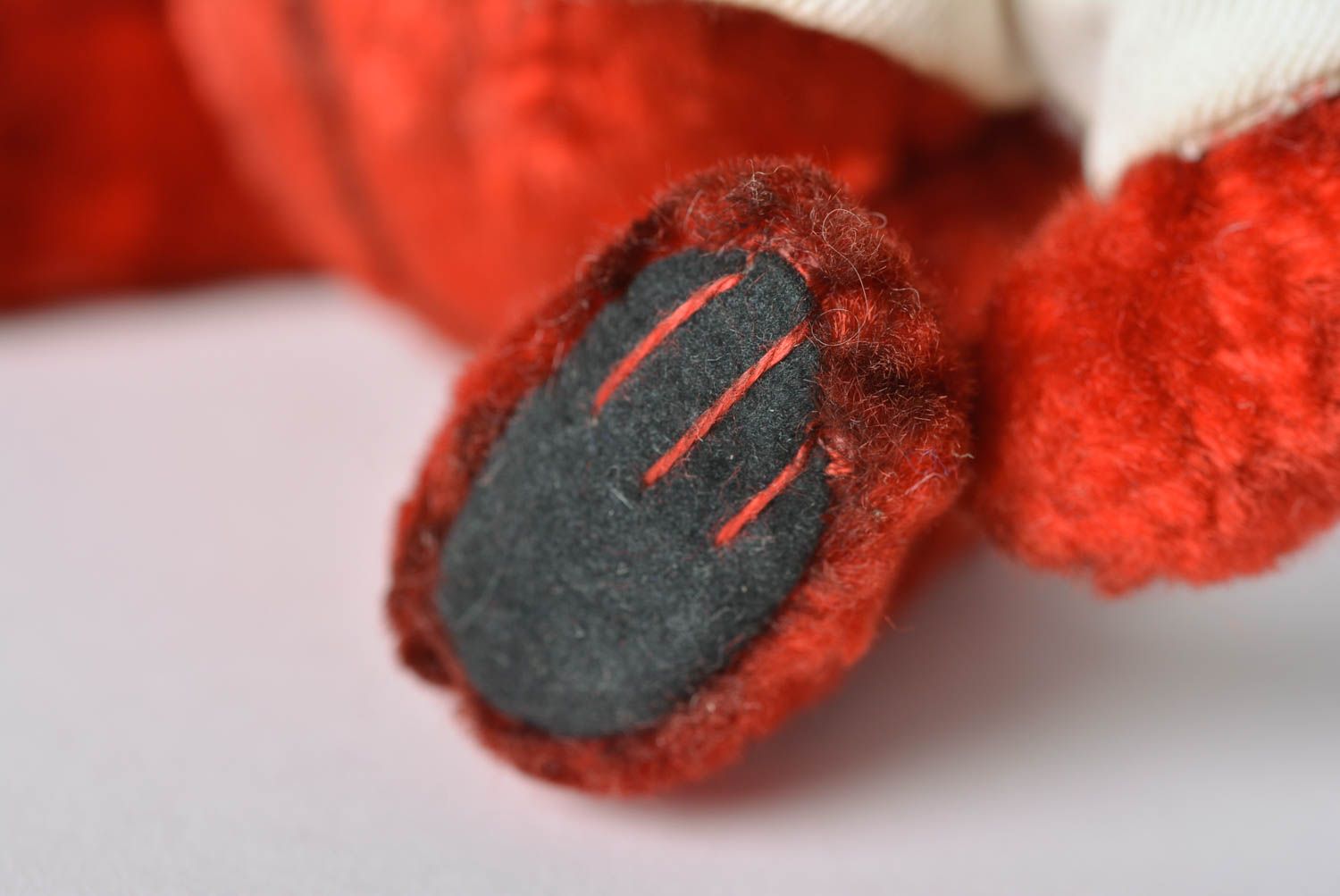 Peluche ourson rouge Jouet fait main en peluche Cadeau pour enfant original photo 5