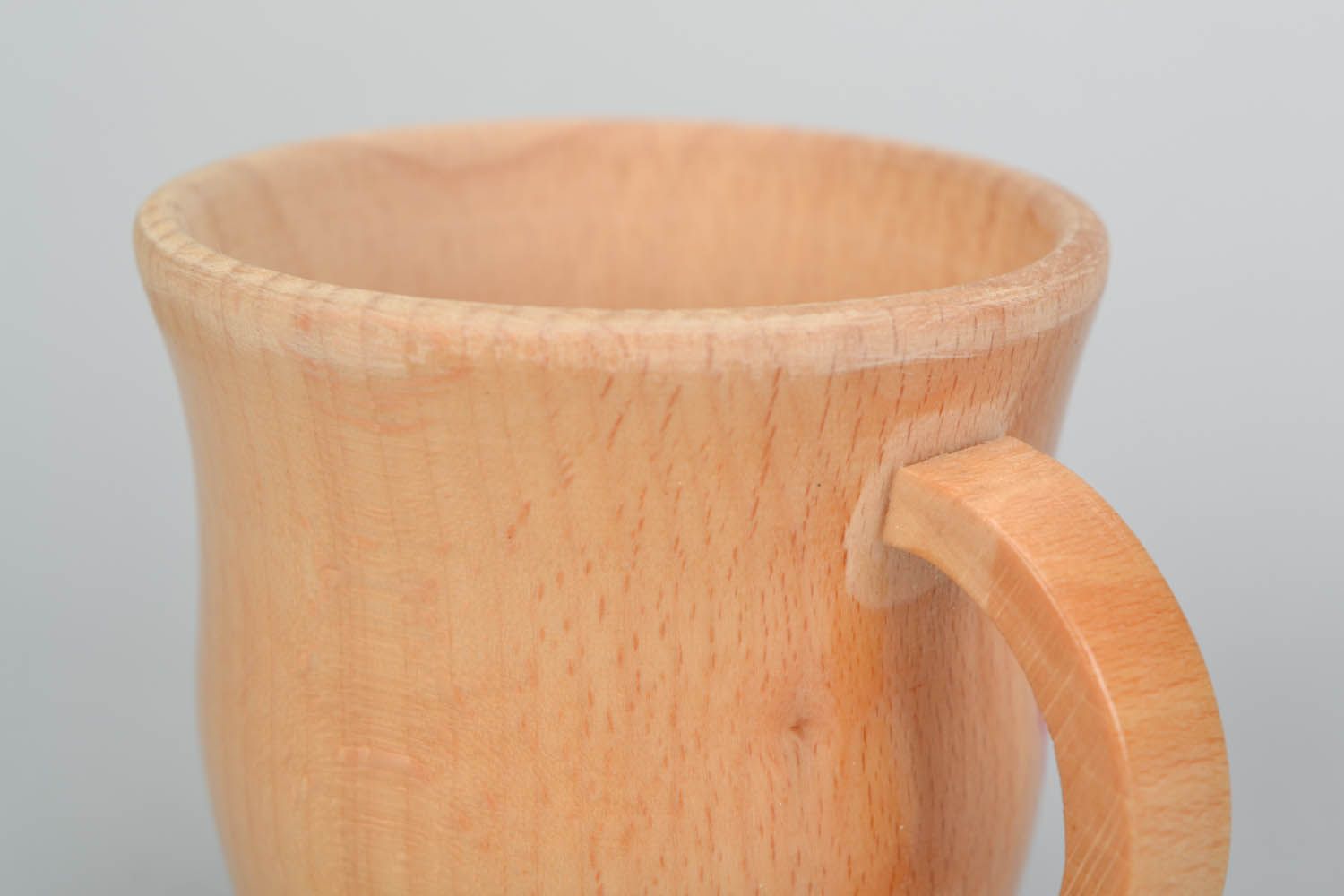 Tasse aus Holz foto 5