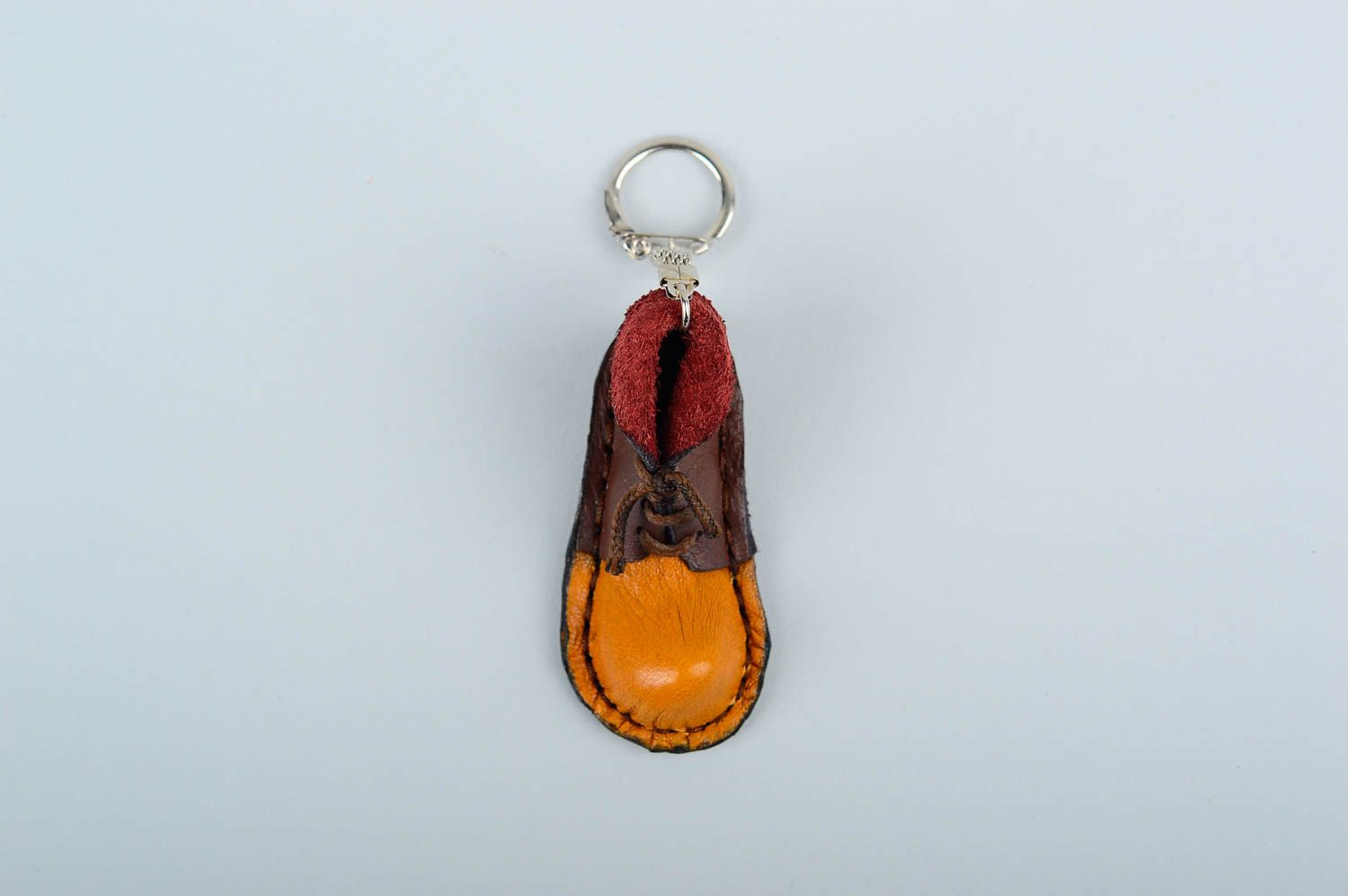 Porte-clé en cuir fait main Porte-clefs Cadeau original en forme de chaussure photo 4
