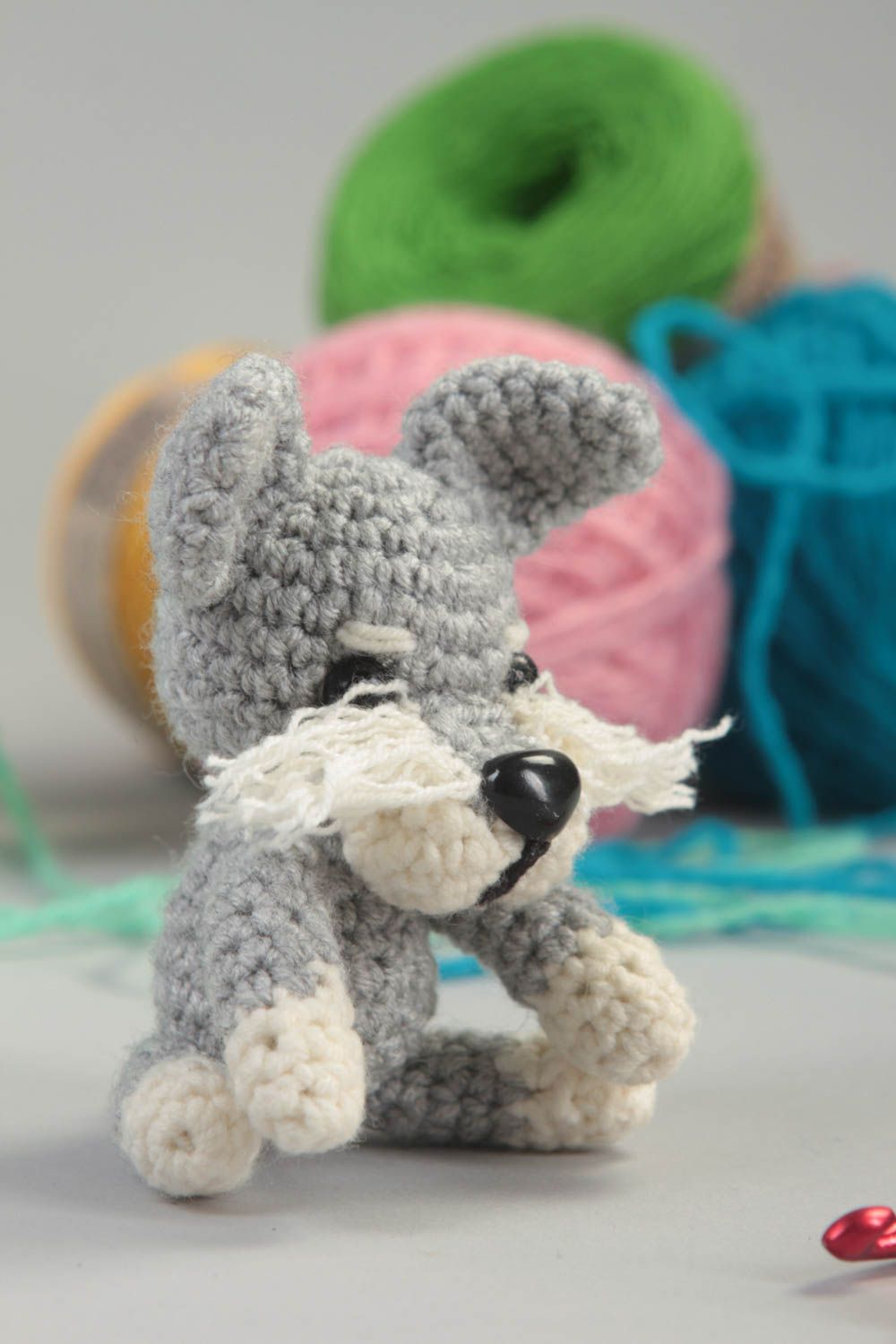 Jouet enfant Peluche tricotée fait main Cadeau original petit chien gris photo 1