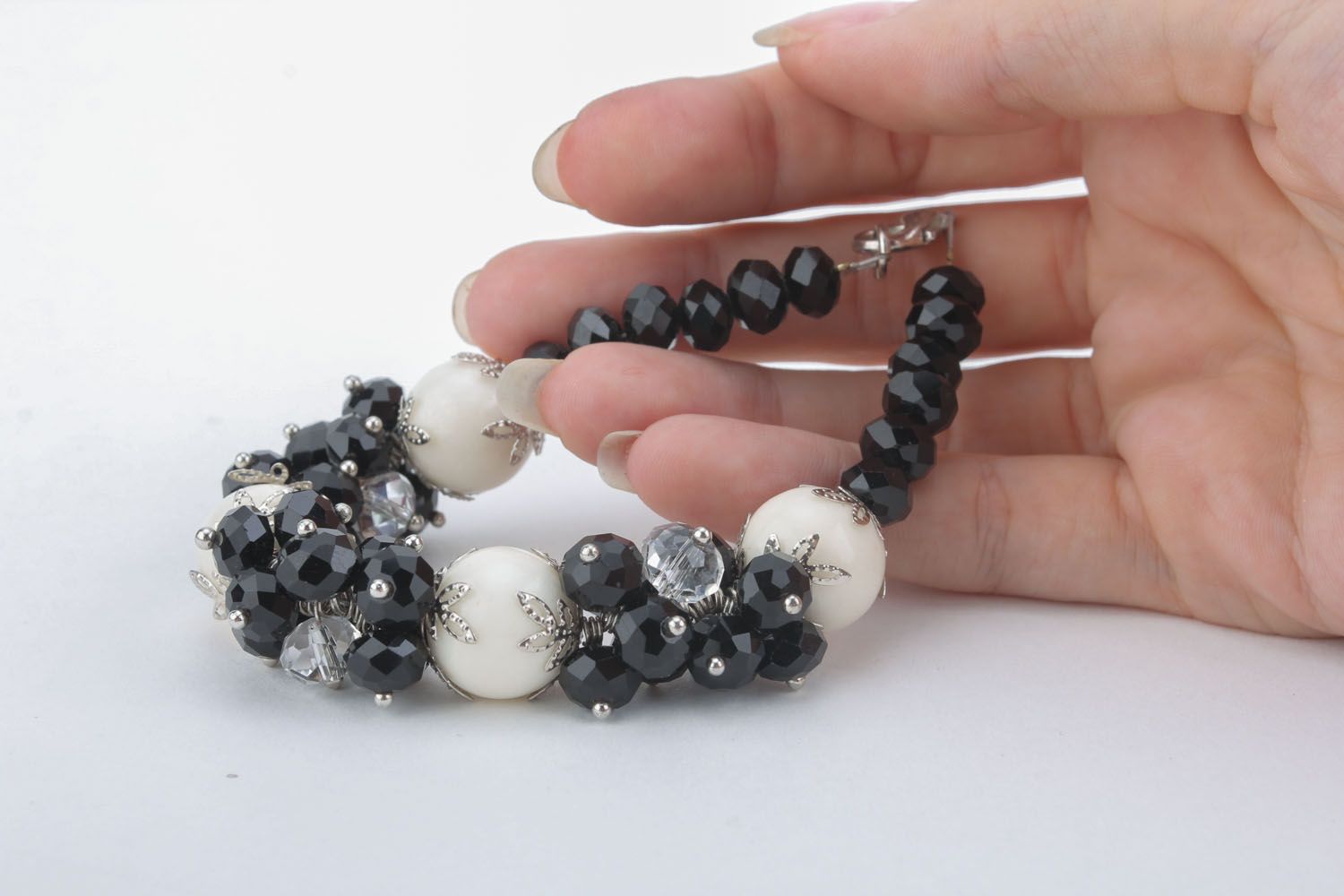 Bracelet en pierres naturelles noires et blanches photo 5