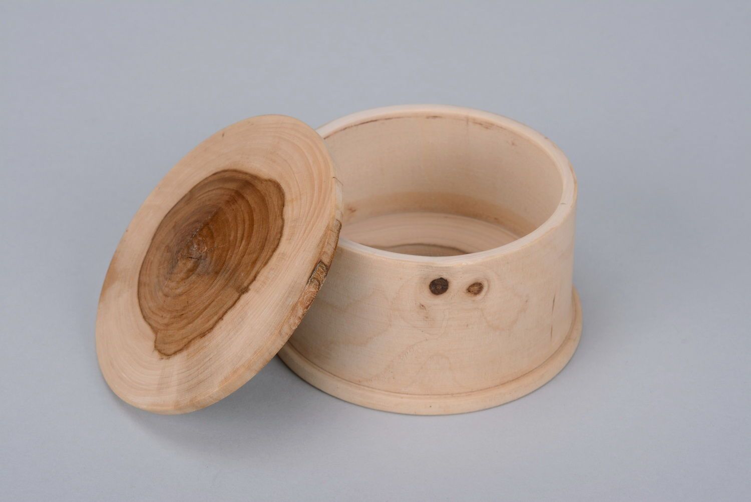 Wooden cup for salt and species photo 2