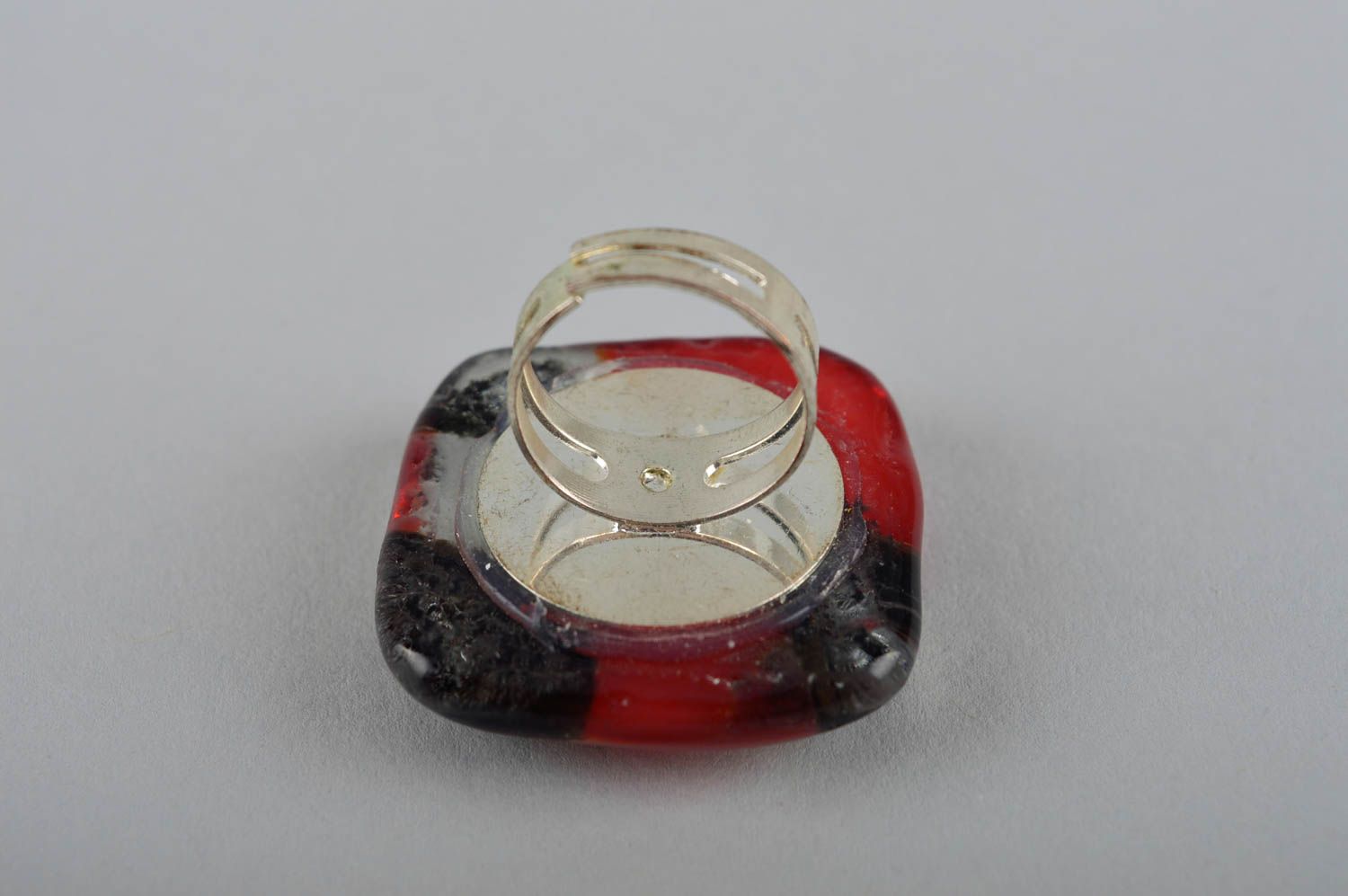 Кольцо из стекла кольцо ручной работы бижутерия из стекла красная с черным фото 5