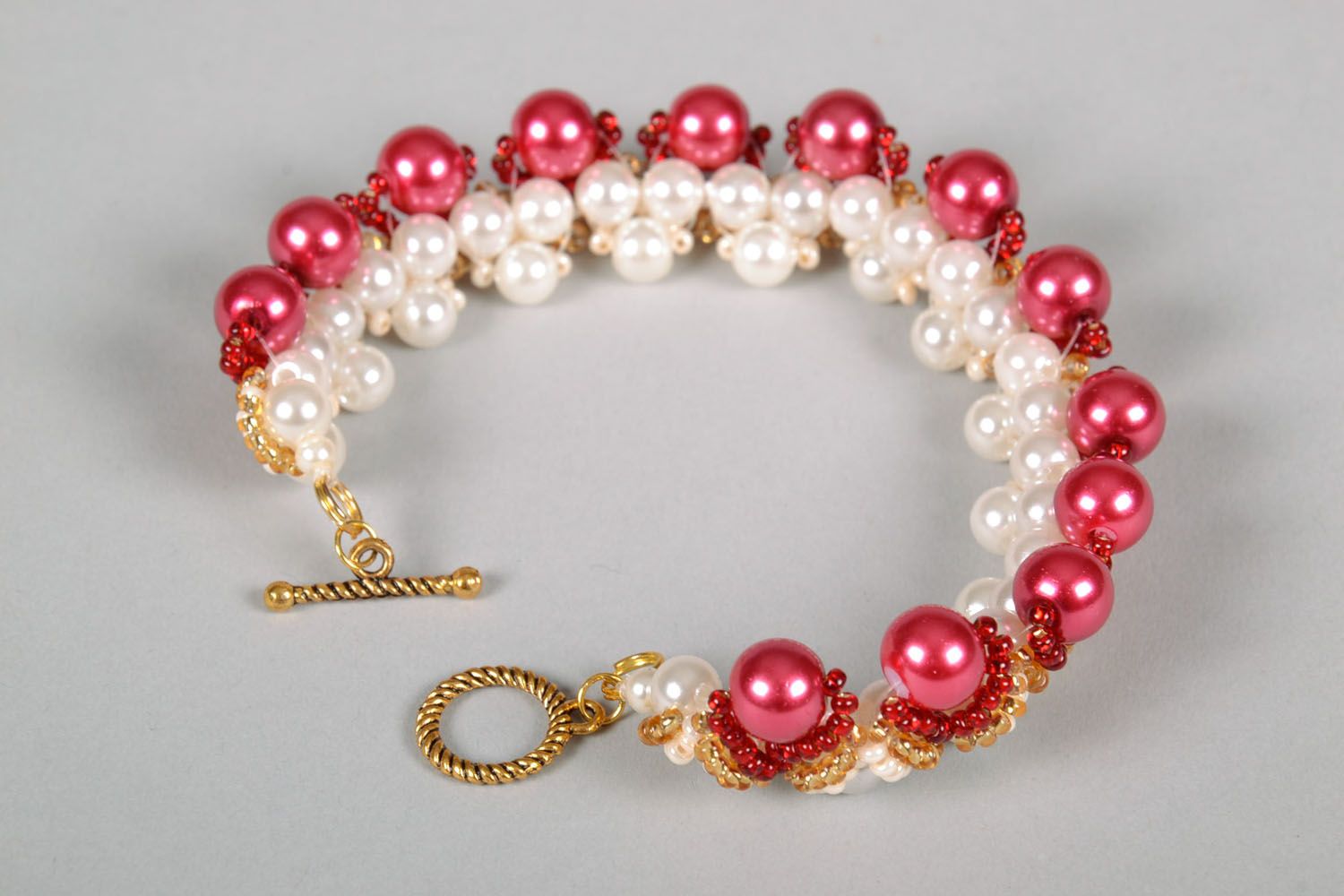 Bracelet with Czech beads and artificial pearls photo 3