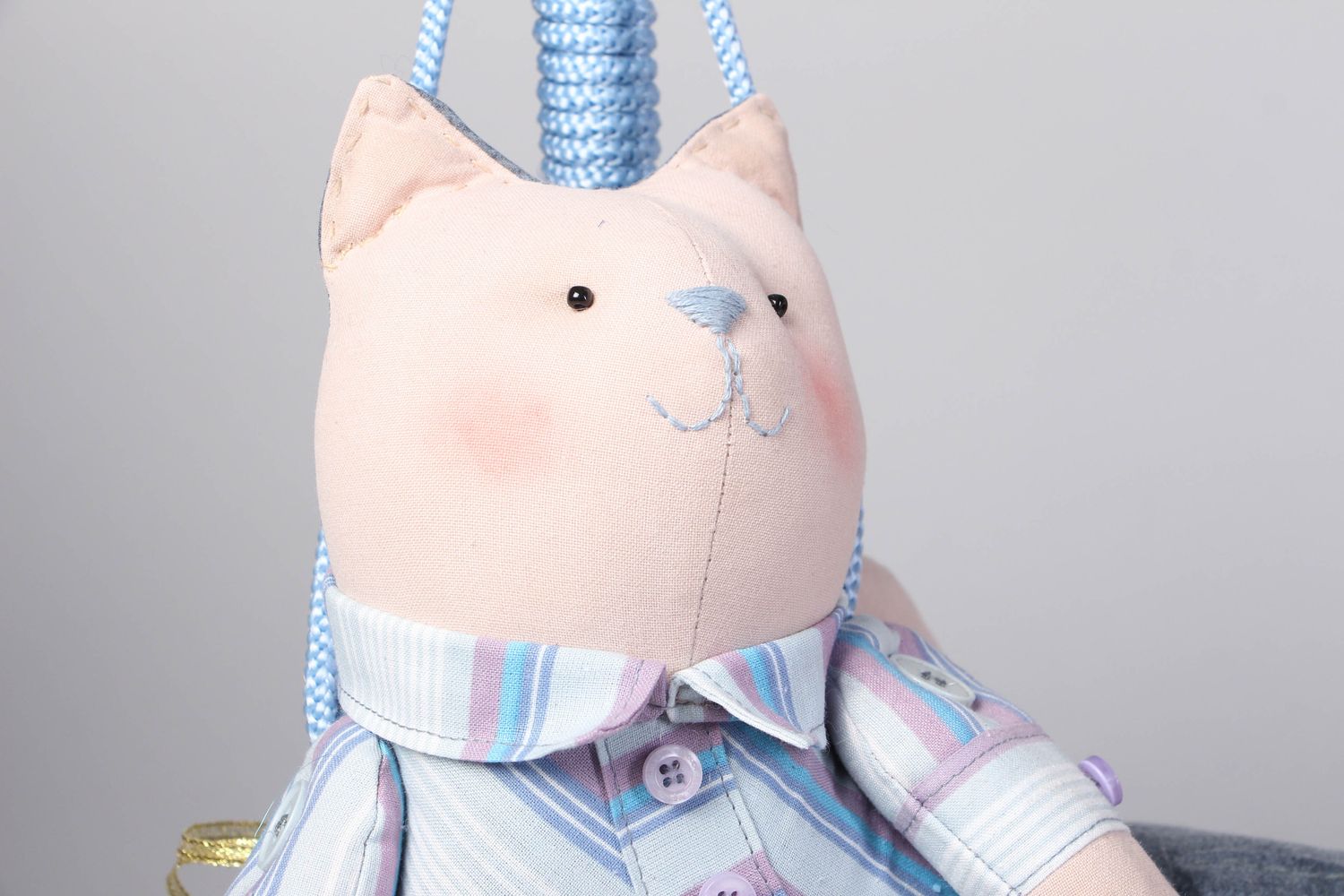 Kuscheliges Spielzeug Katze aus Textil foto 2