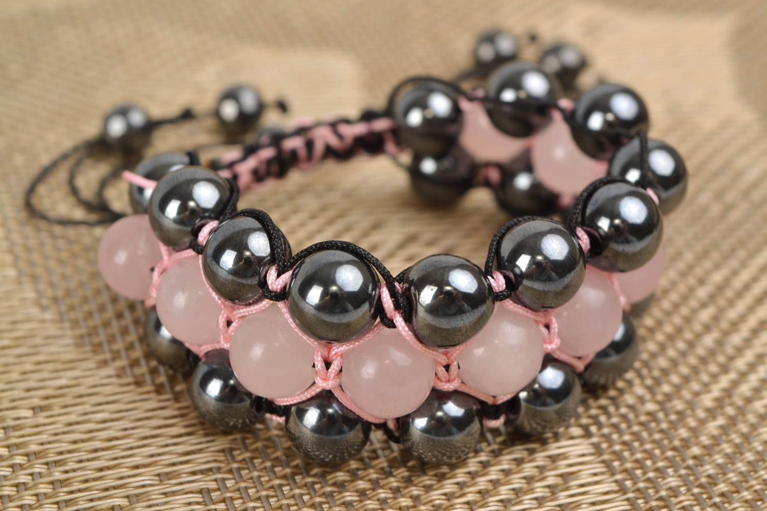 Bracelet en quartz rose et hématite fait main original pour femme Crépuscule photo 1