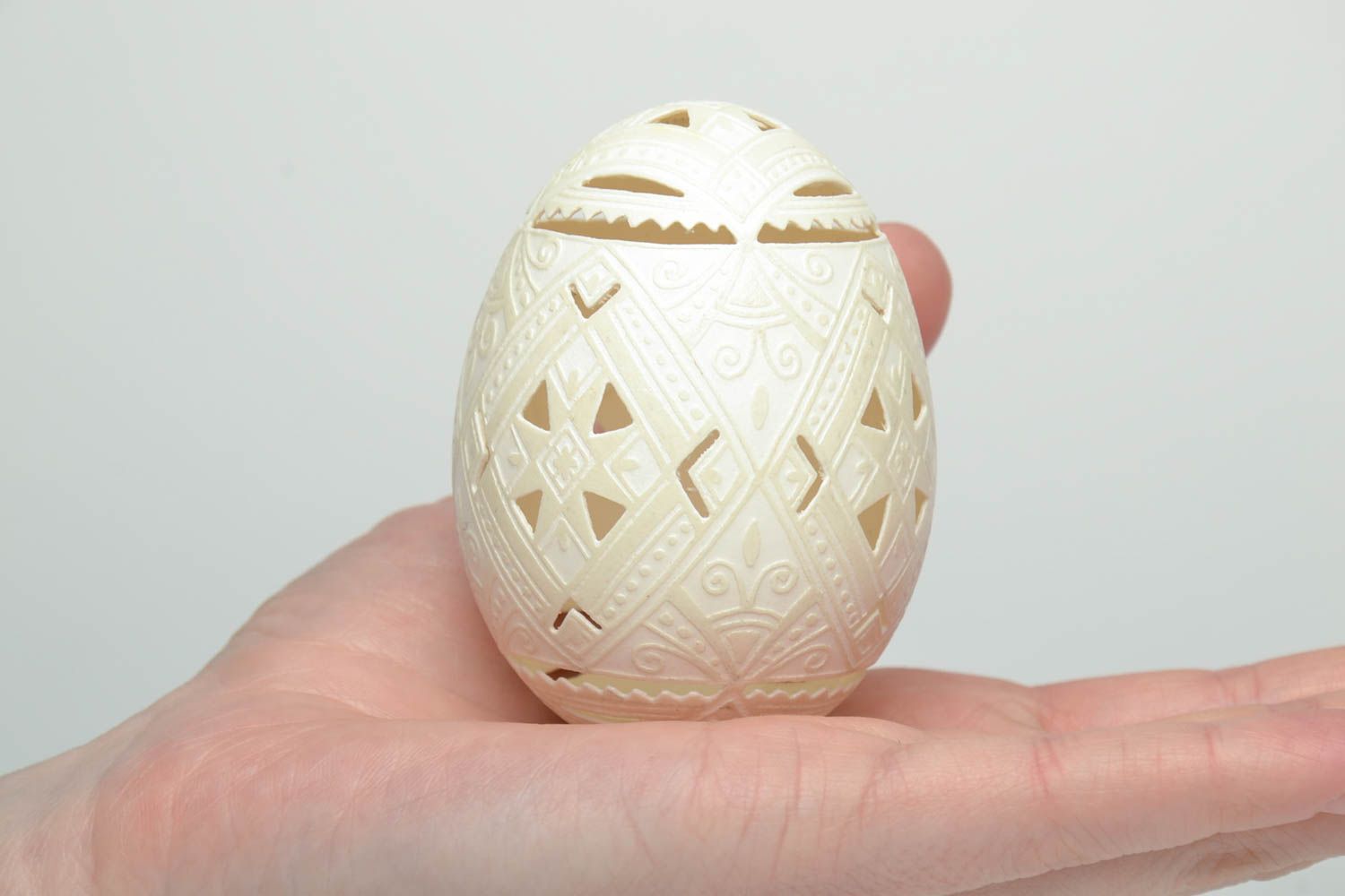 Easter egg made using vinegar etching and perforation photo 4