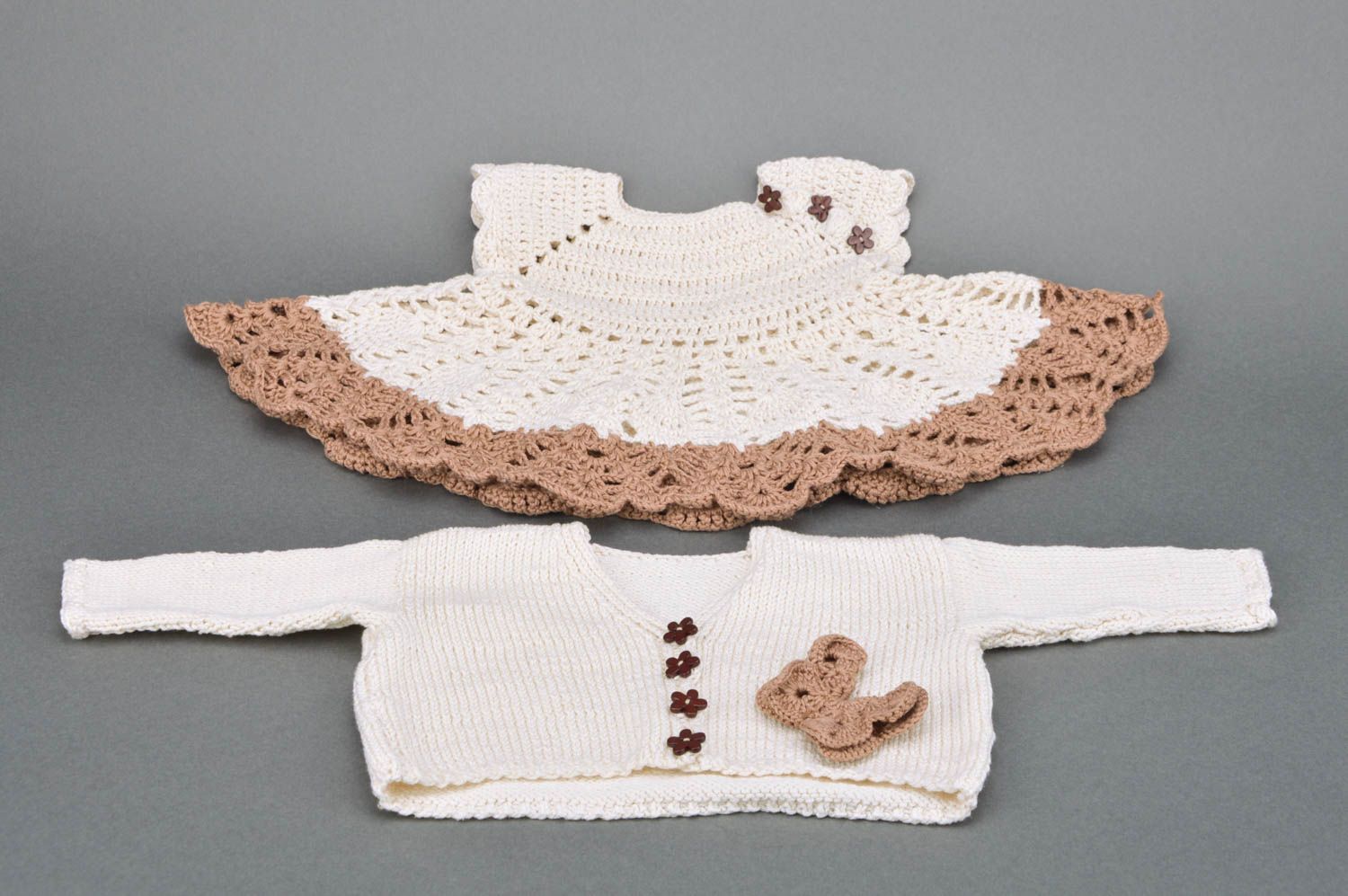 Комплект одежды для малышки ажурное платьице и кофта с рукавом вязаные белые фото 2