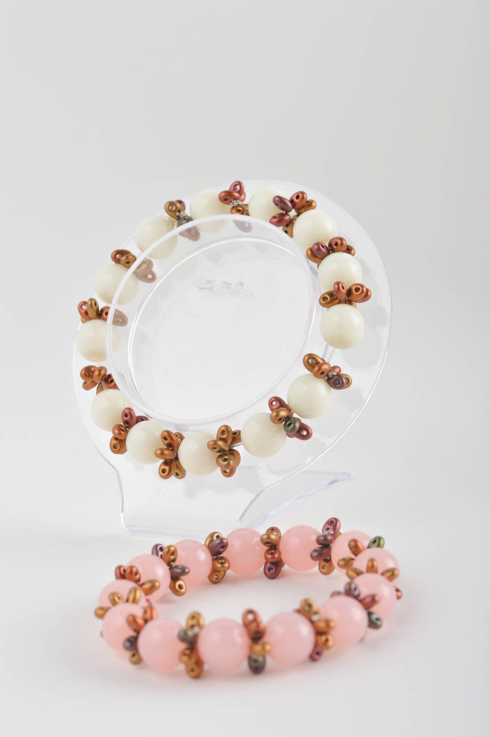 Браслеты из бусин украшения ручной работы детские браслеты белый и розовый фото 3
