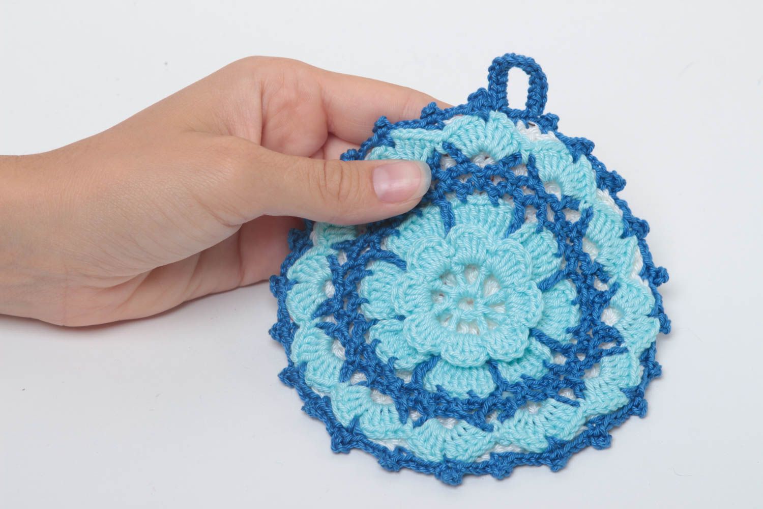 Manique au crochet faite main Accessoire cuisine ronde bleue Idée cadeau photo 5