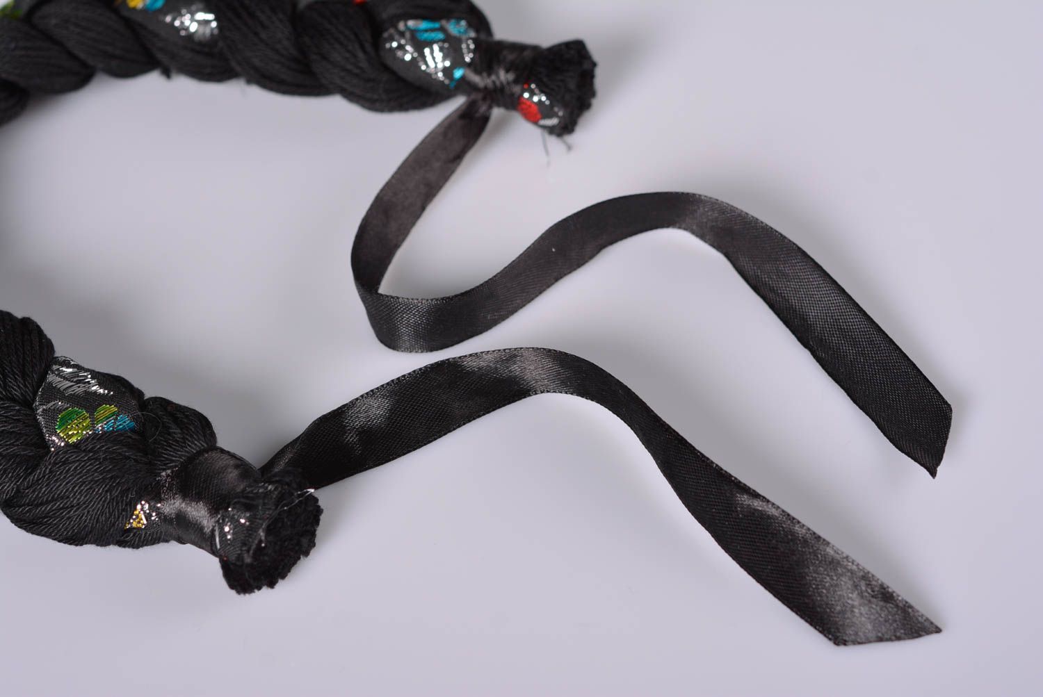Gros collier Bijou fait main noir tressé fils acryliques ruban Cadeau femme photo 5