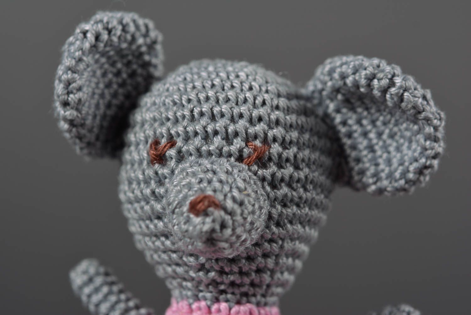 Doudou souris fait main Jouet tricot en coton au crochet Cadeau enfant original photo 2